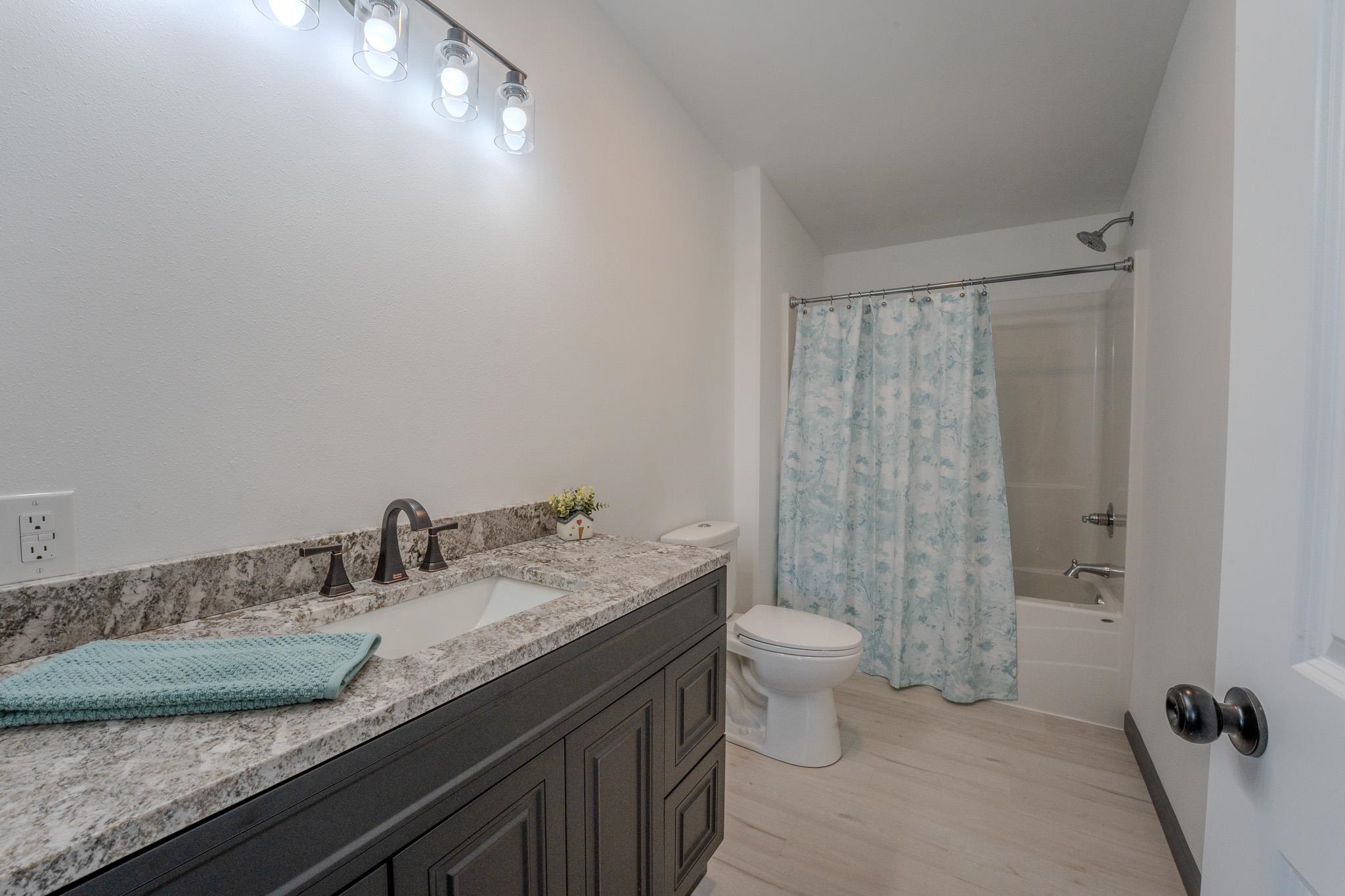 604b Eugene Street Property Photo 28