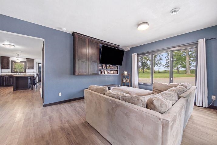 207263 Fairhaven Avenue Property Photo 4