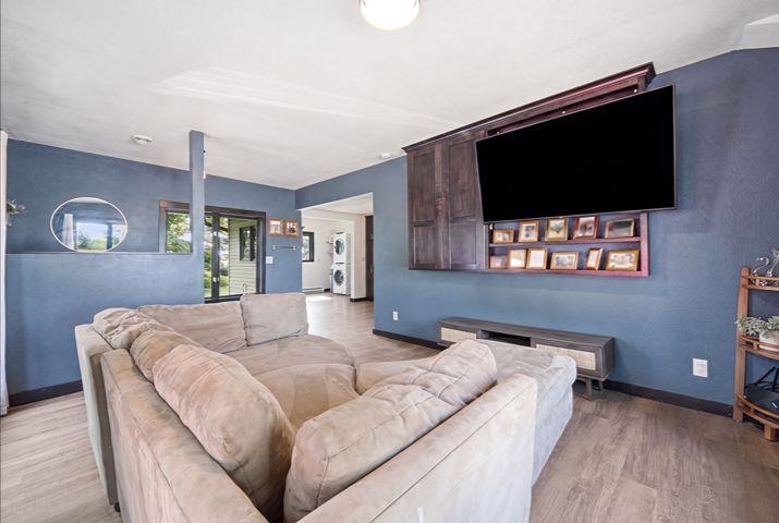 207263 Fairhaven Avenue Property Photo 5