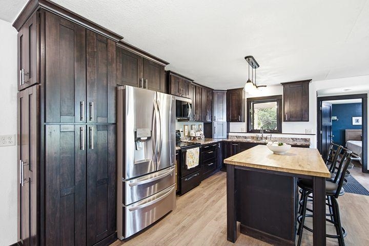 207263 Fairhaven Avenue Property Photo 8