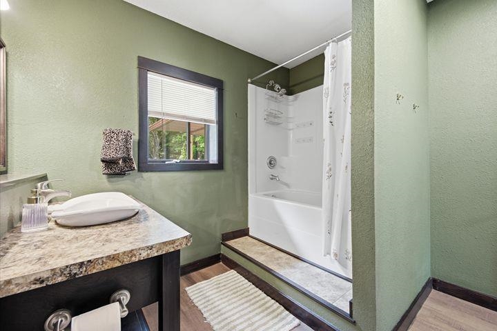 207263 Fairhaven Avenue Property Photo 20