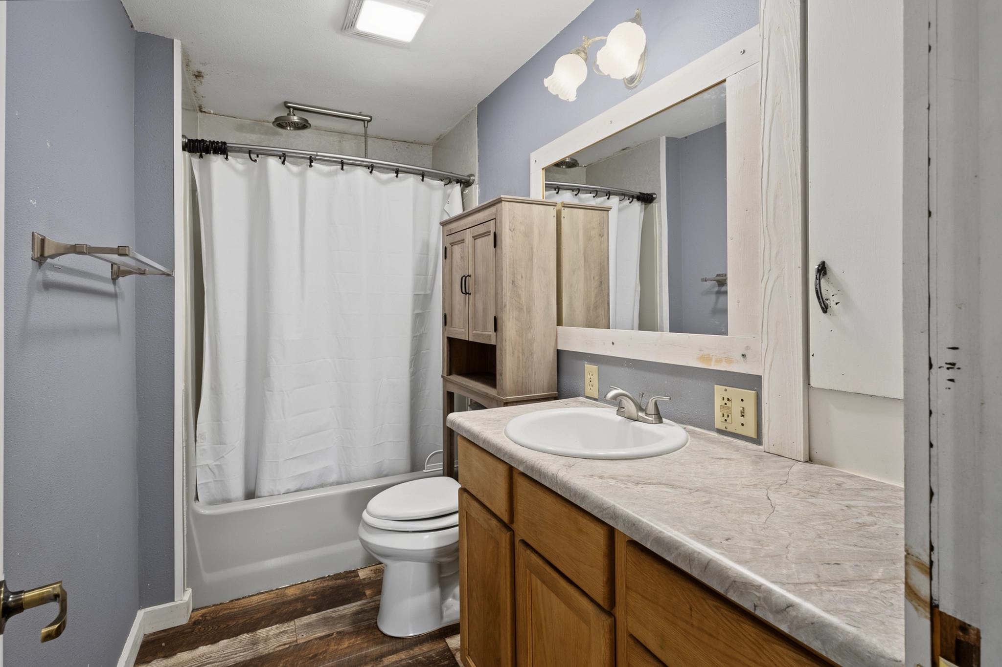 5886 Main Street Property Photo 16