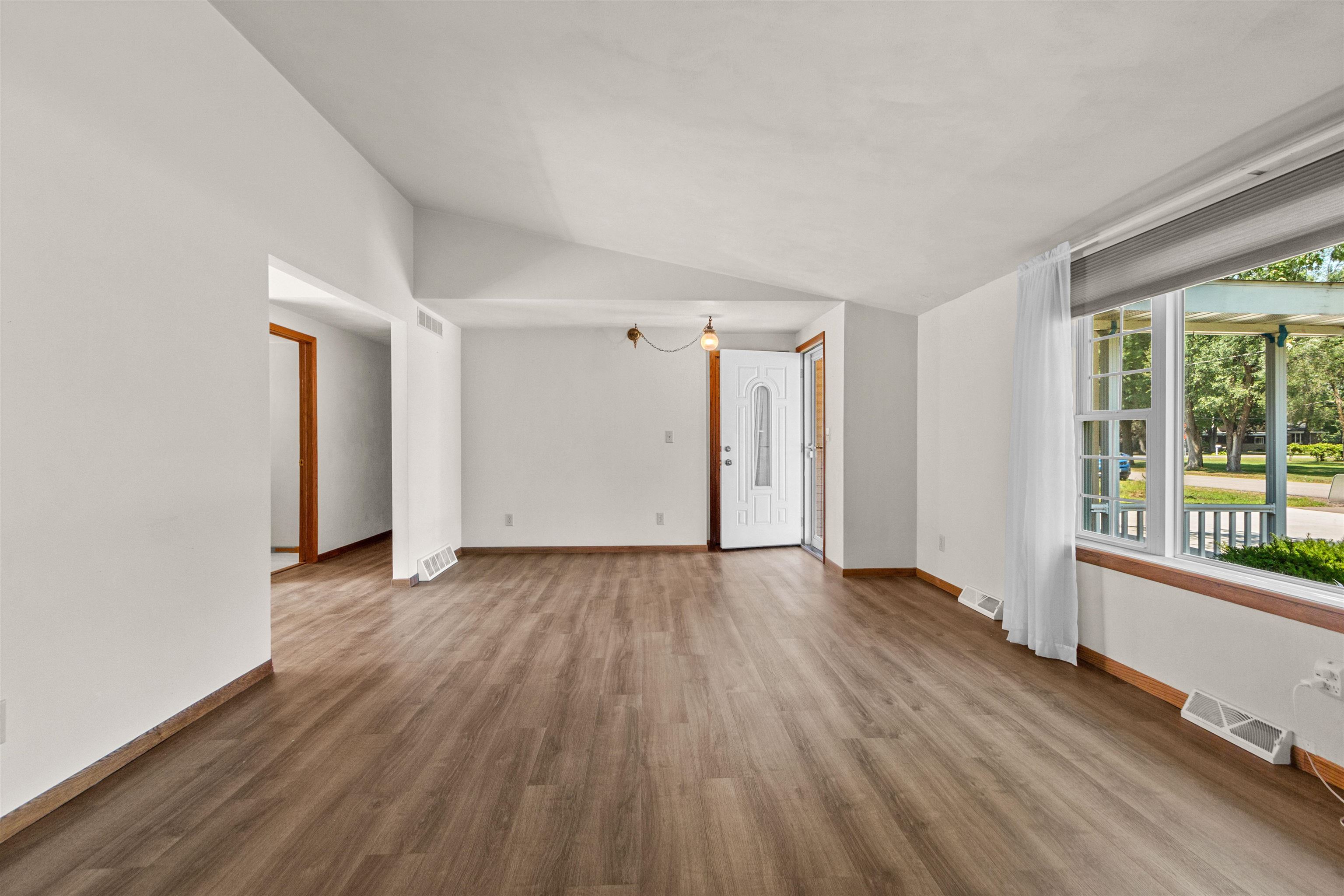3021 Katherine Circle Property Photo 3