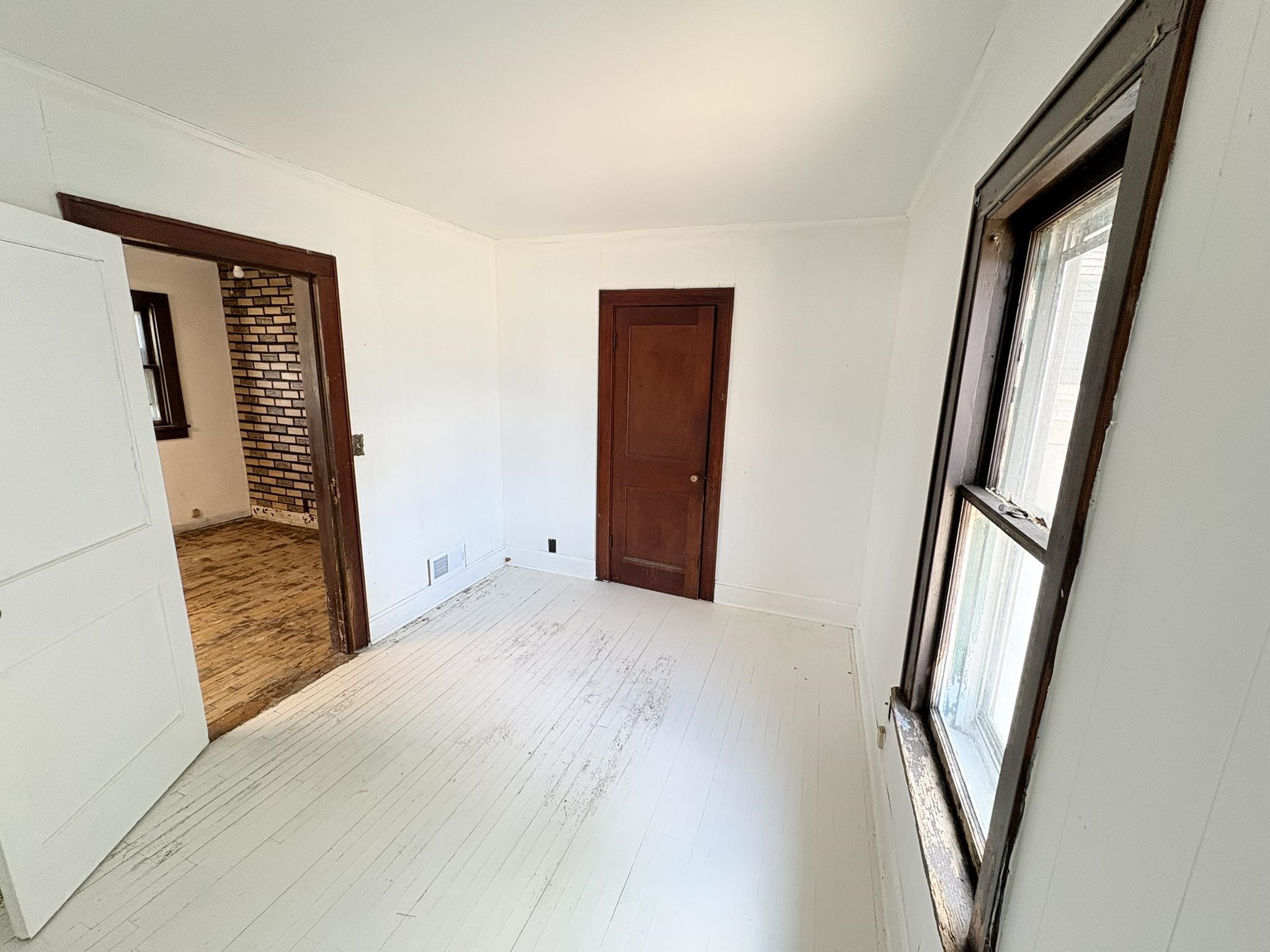 2261 W Grand Avenue Property Photo 18