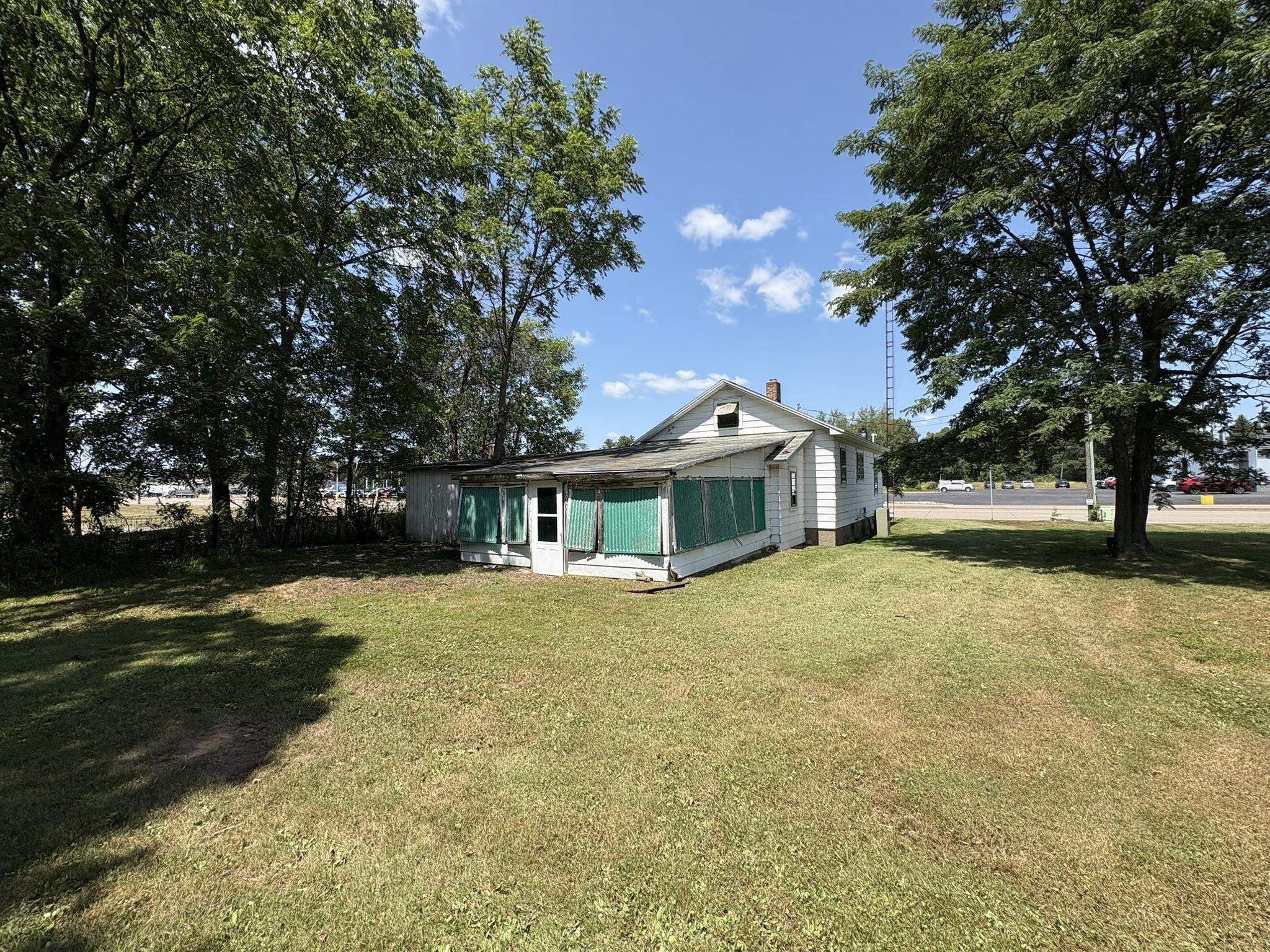 2261 W Grand Avenue Property Photo 24
