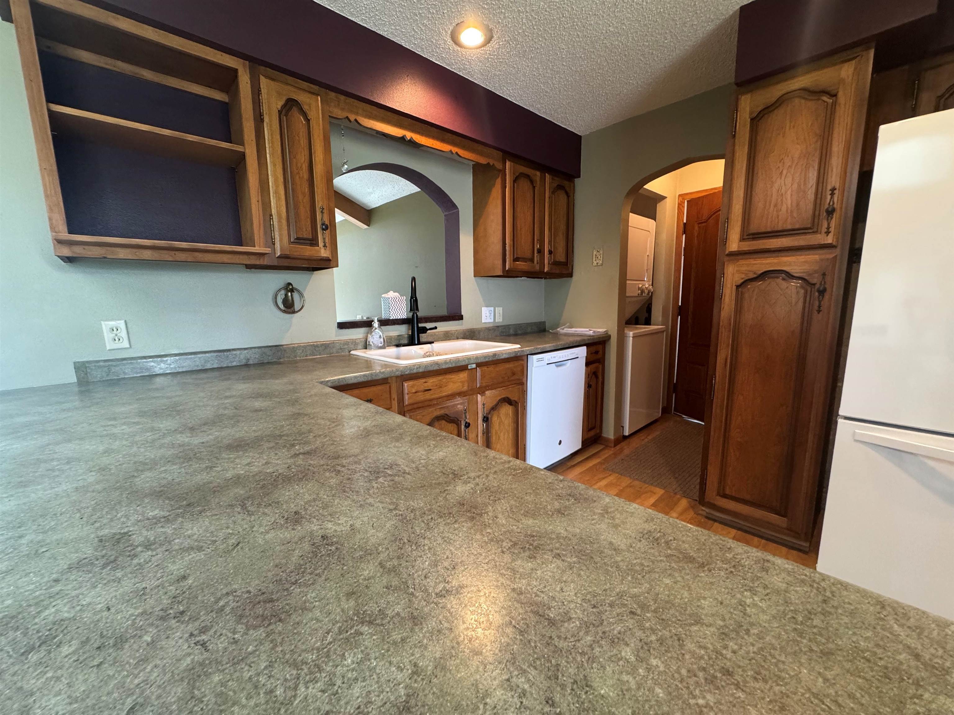 2703 Glen Drive Property Photo 5