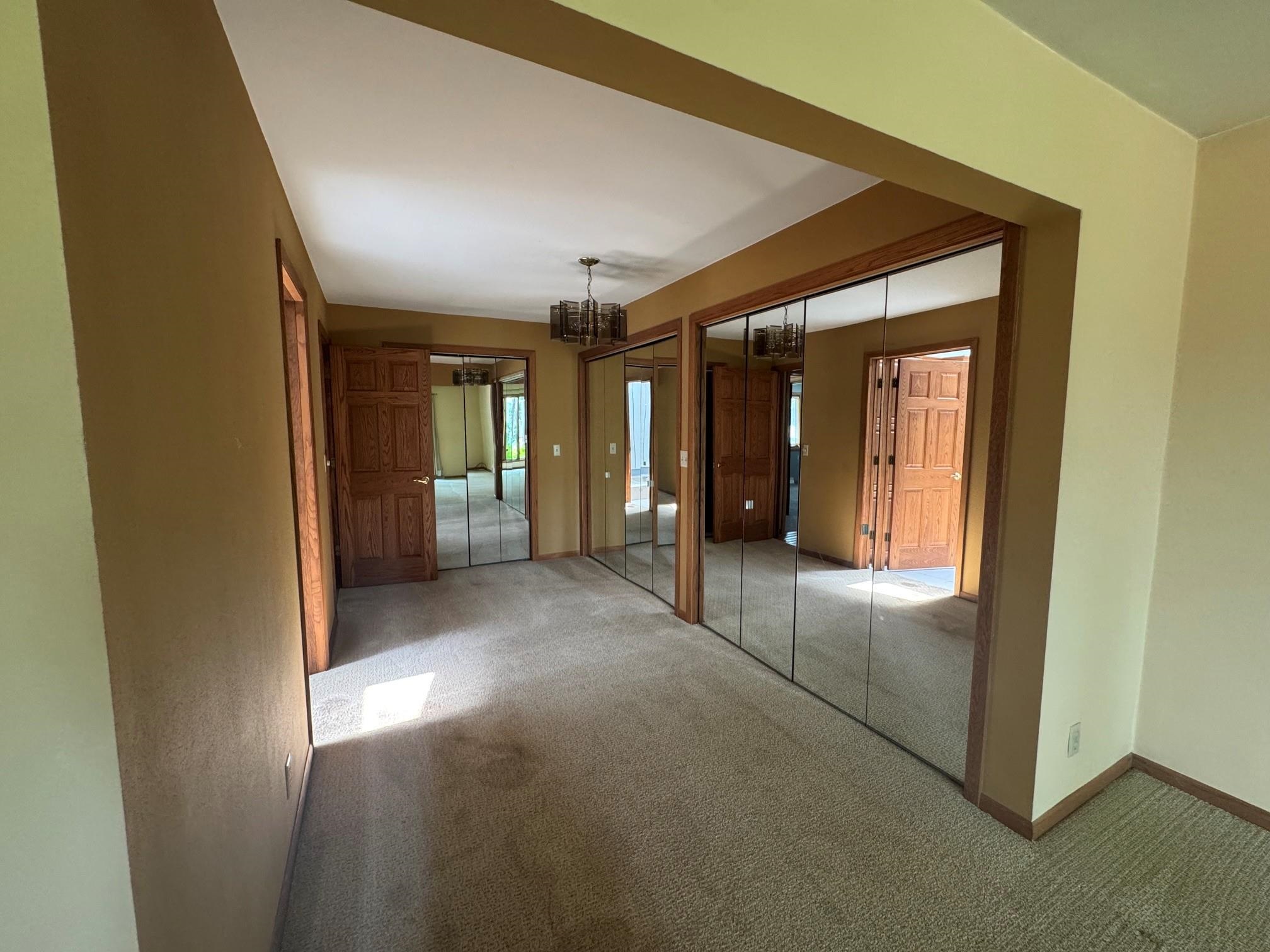 2703 Glen Drive Property Photo 13