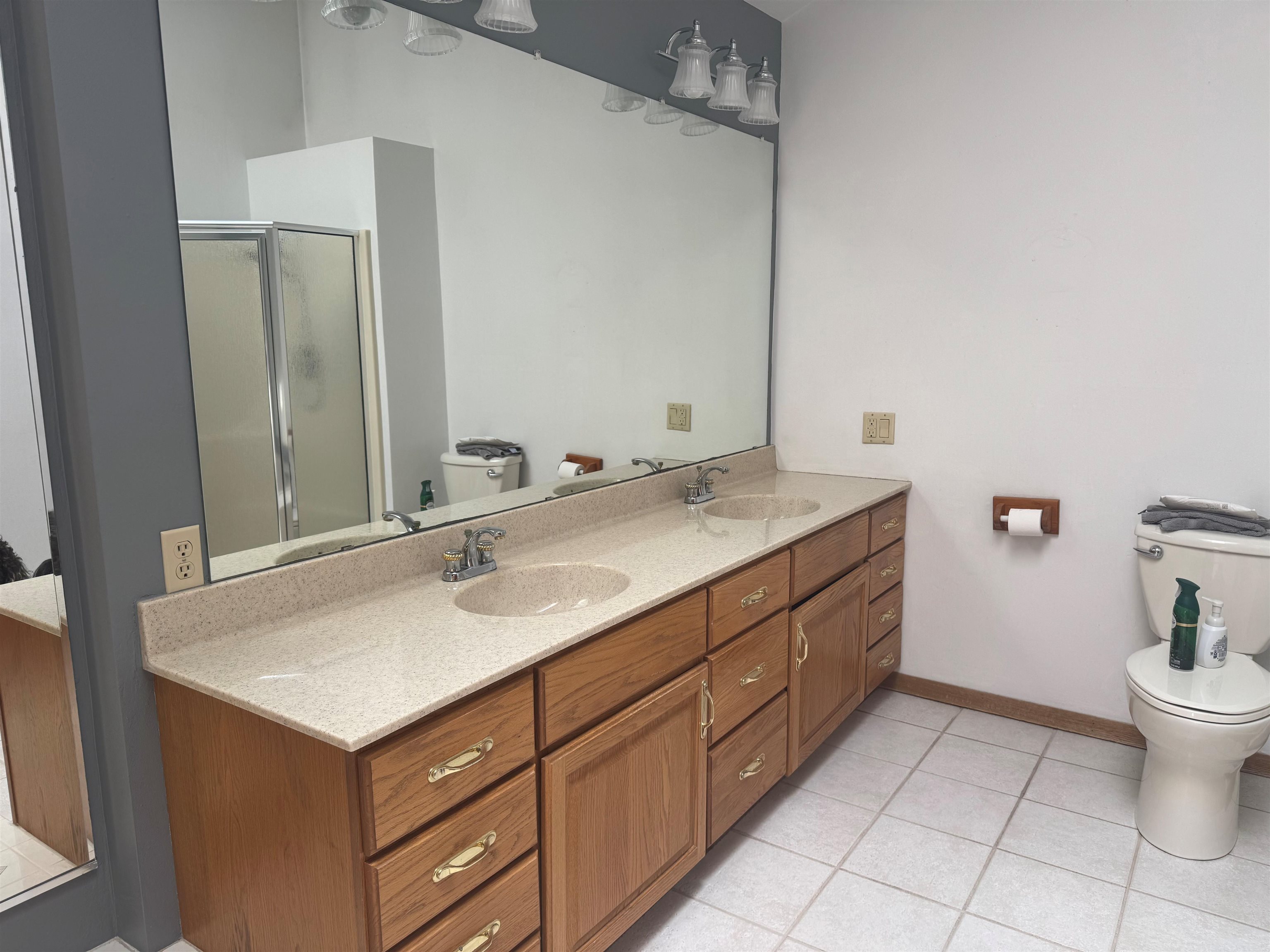 2703 Glen Drive Property Photo 15