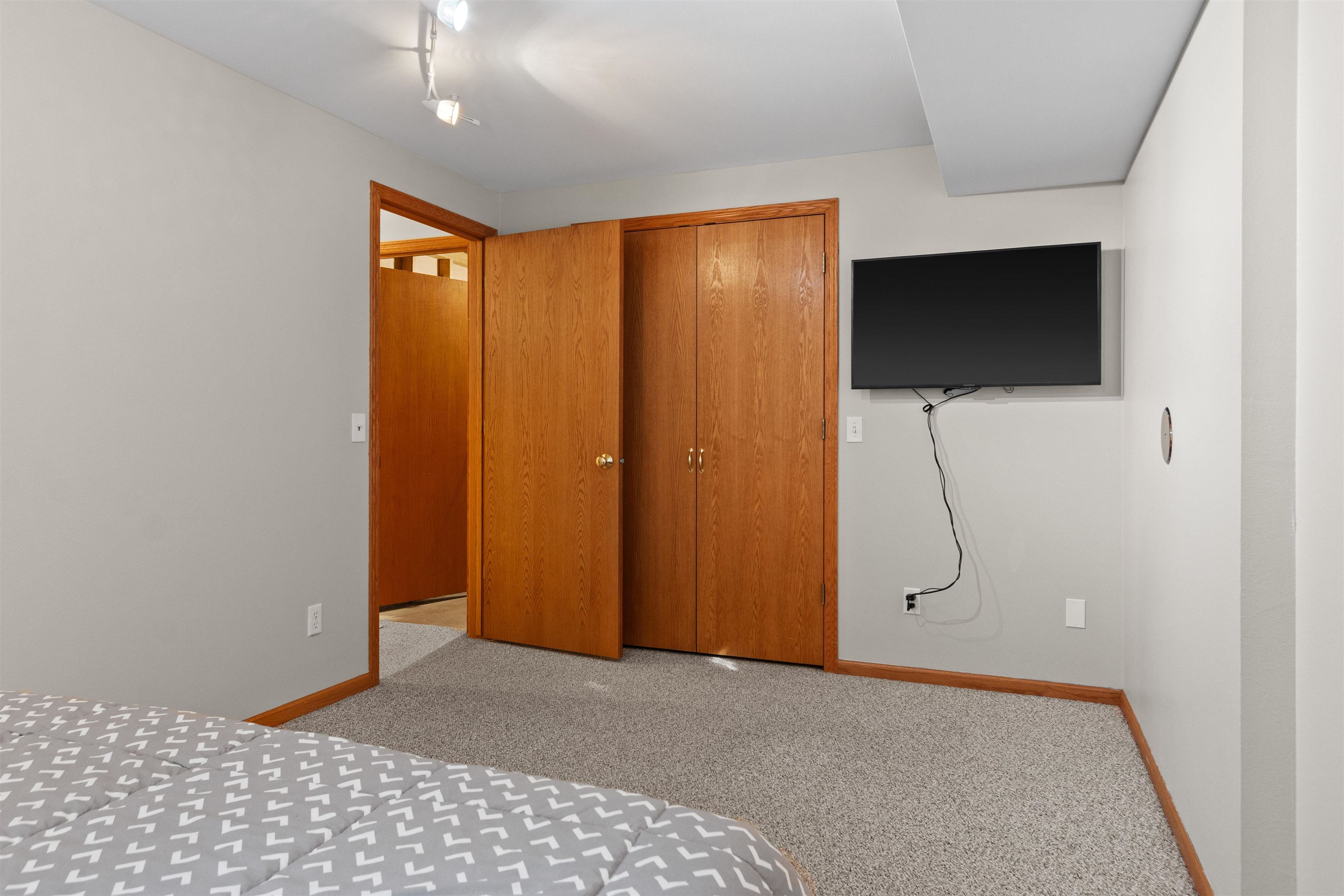 6220 Pointe Place Property Photo 27