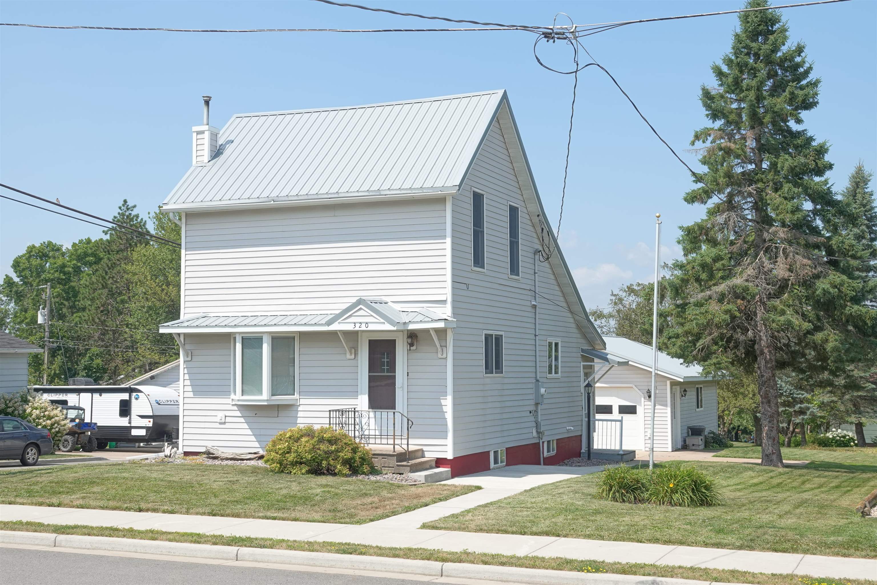 320 Elm Street Property Photo 2