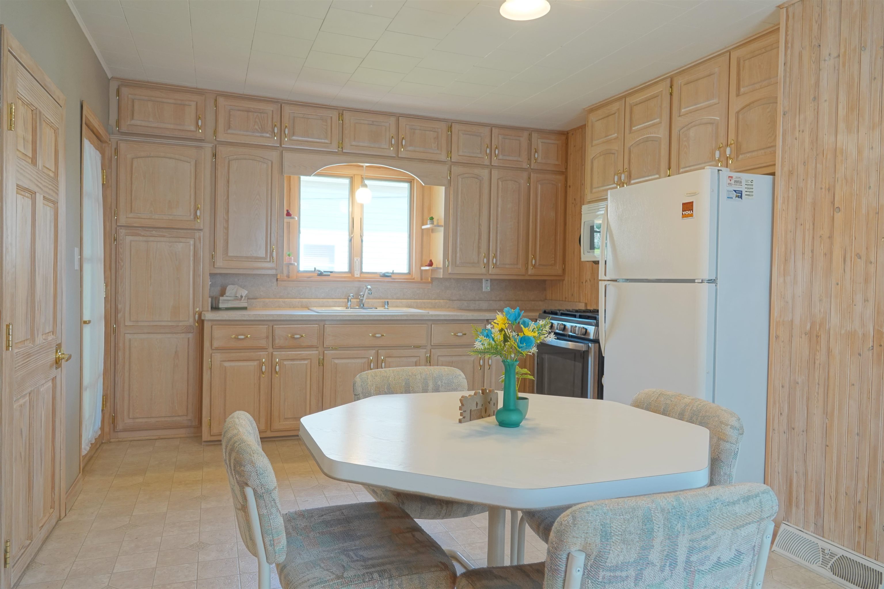 320 Elm Street Property Photo 7