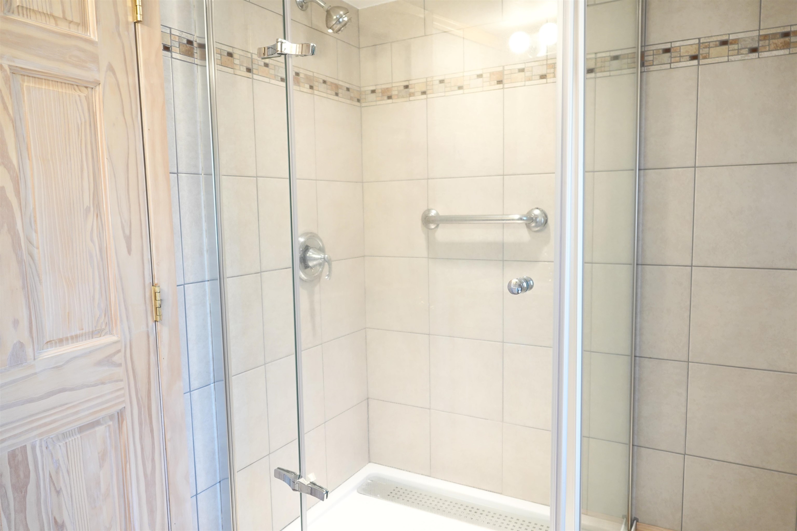 320 Elm Street Property Photo 14
