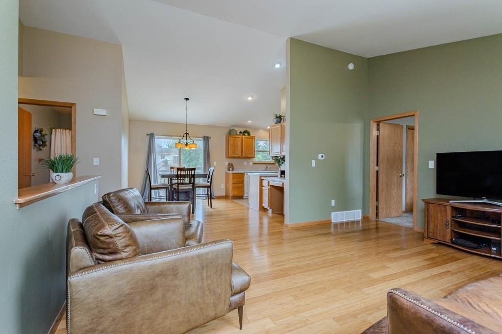 5409 Alex Street Property Photo 5