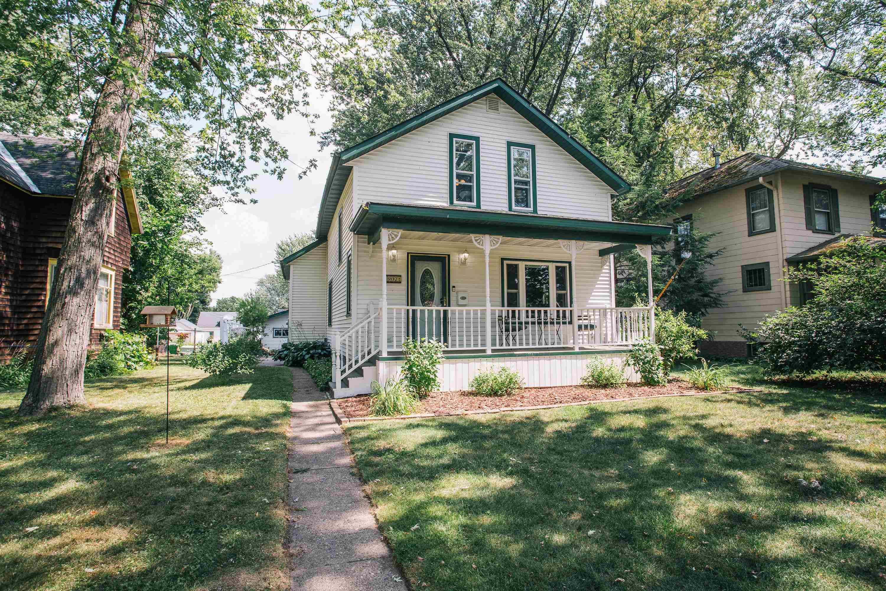 907 S VINE AVENUE Property Photo 1