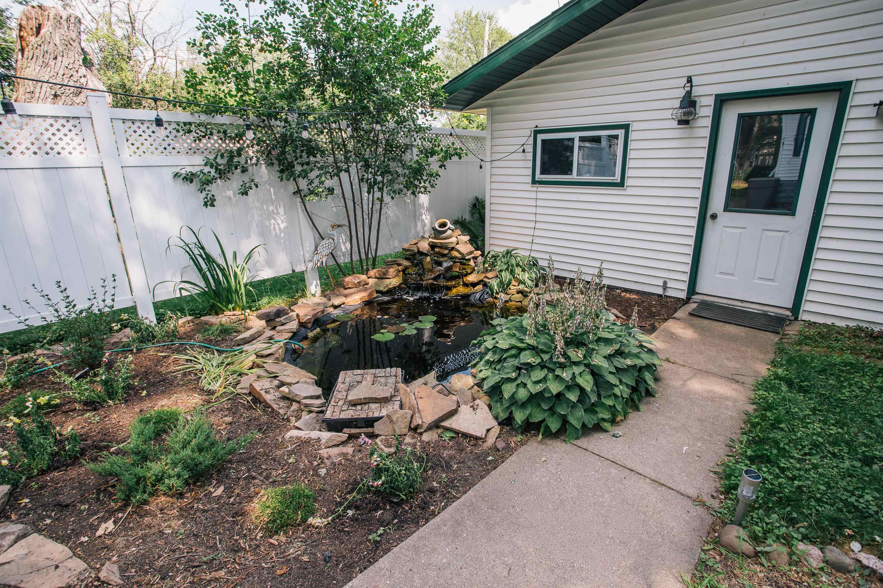 907 S Vine Avenue Property Photo 6