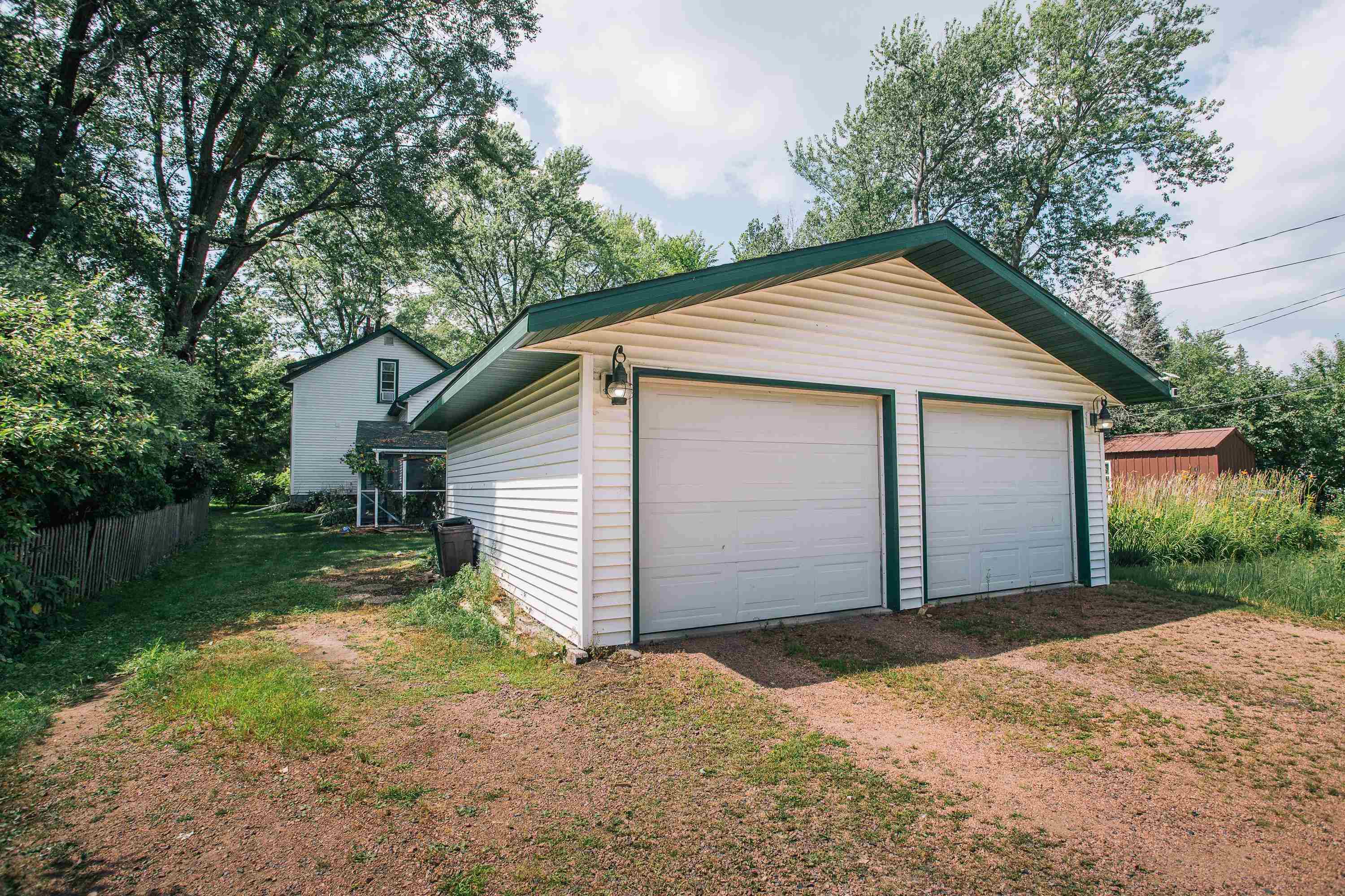 907 S Vine Avenue Property Photo 8