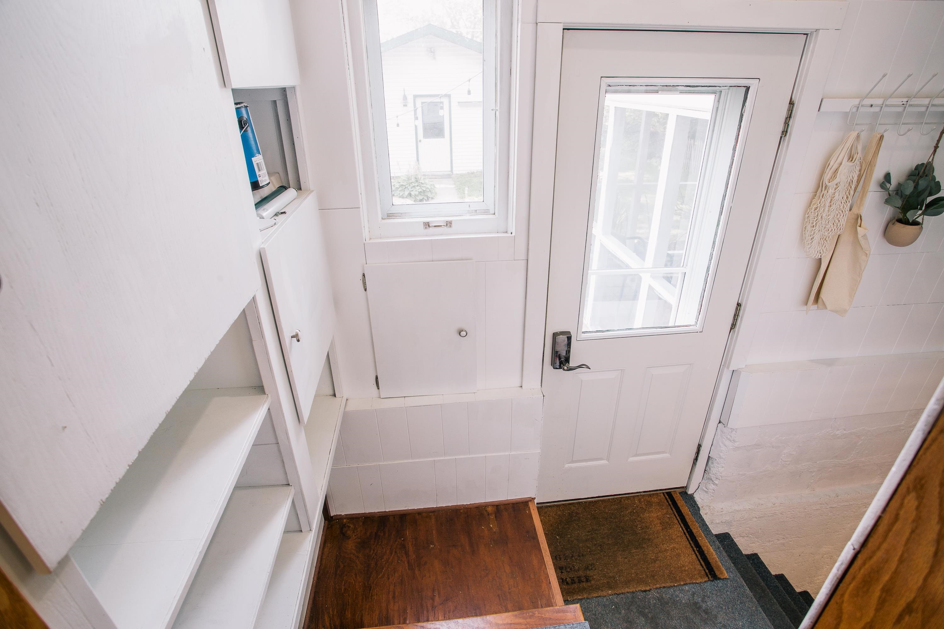 907 S Vine Avenue Property Photo 9
