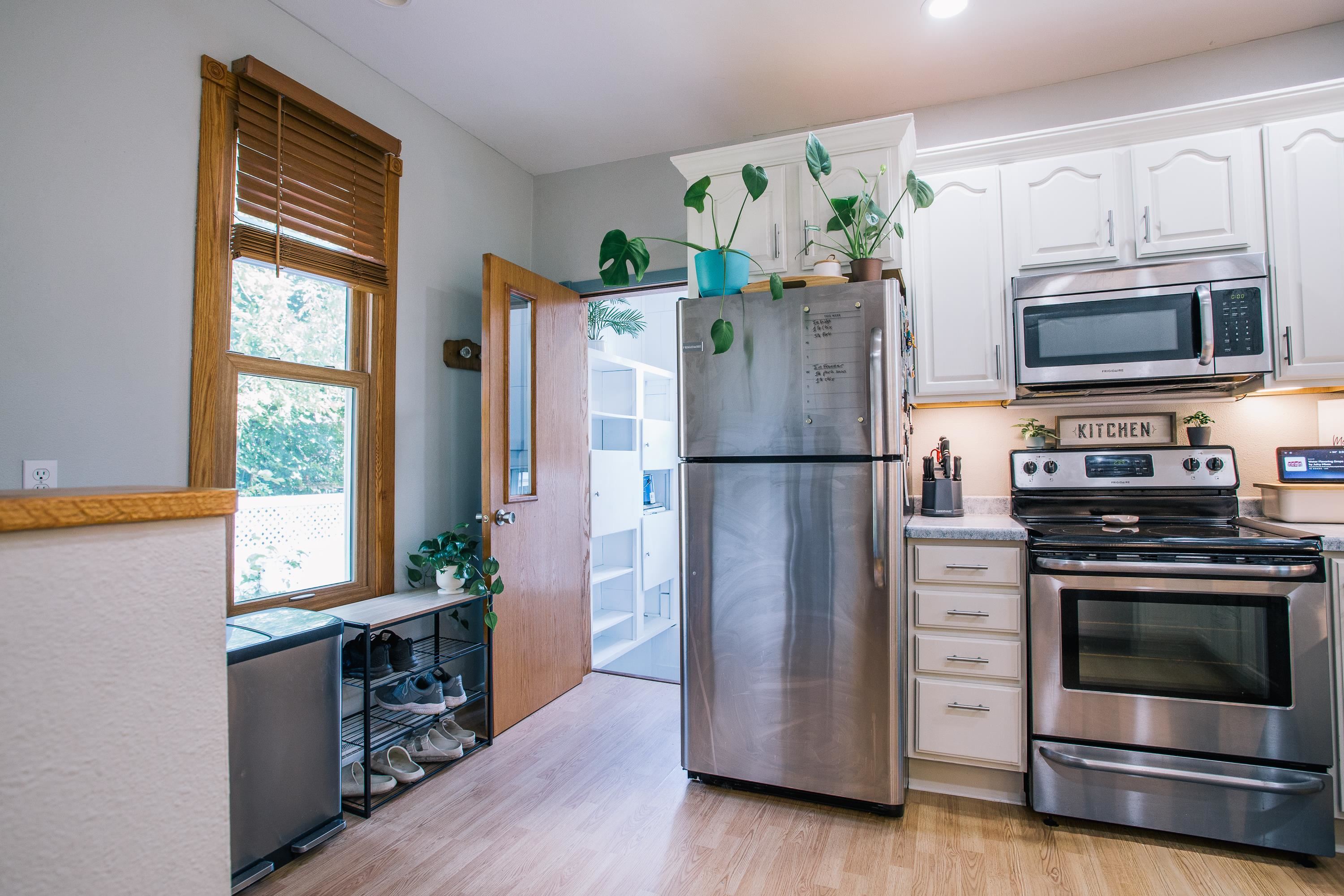 907 S Vine Avenue Property Photo 13