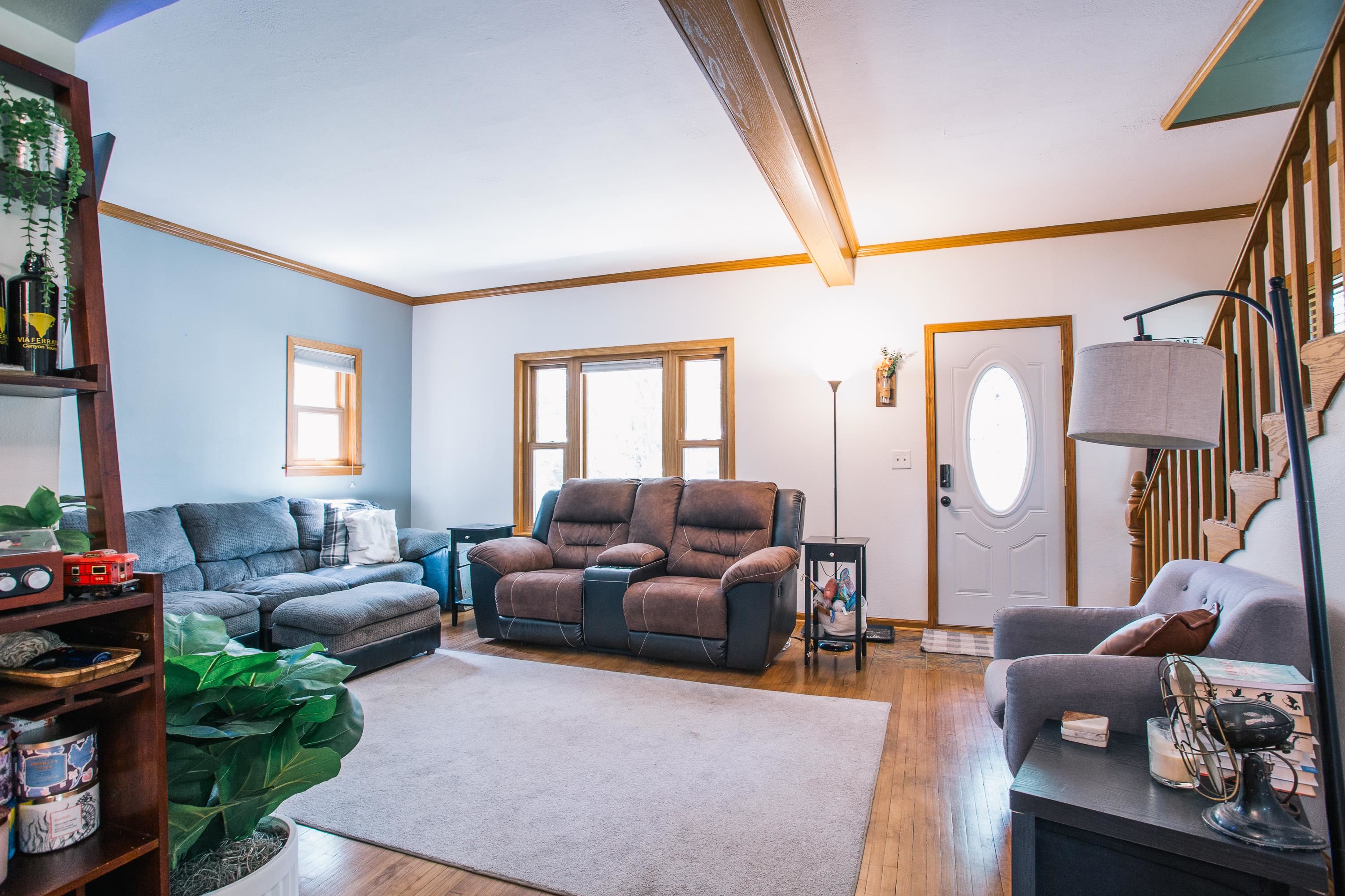 907 S Vine Avenue Property Photo 18