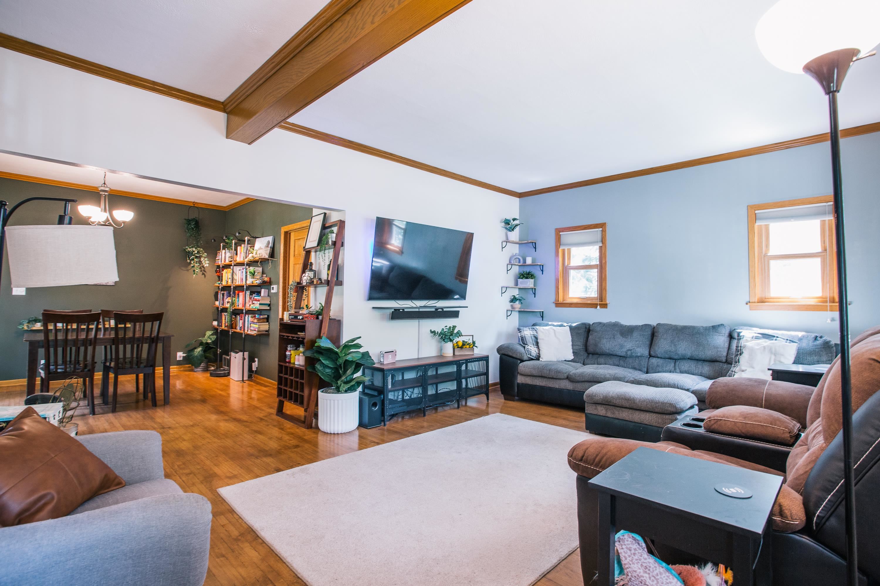907 S Vine Avenue Property Photo 19