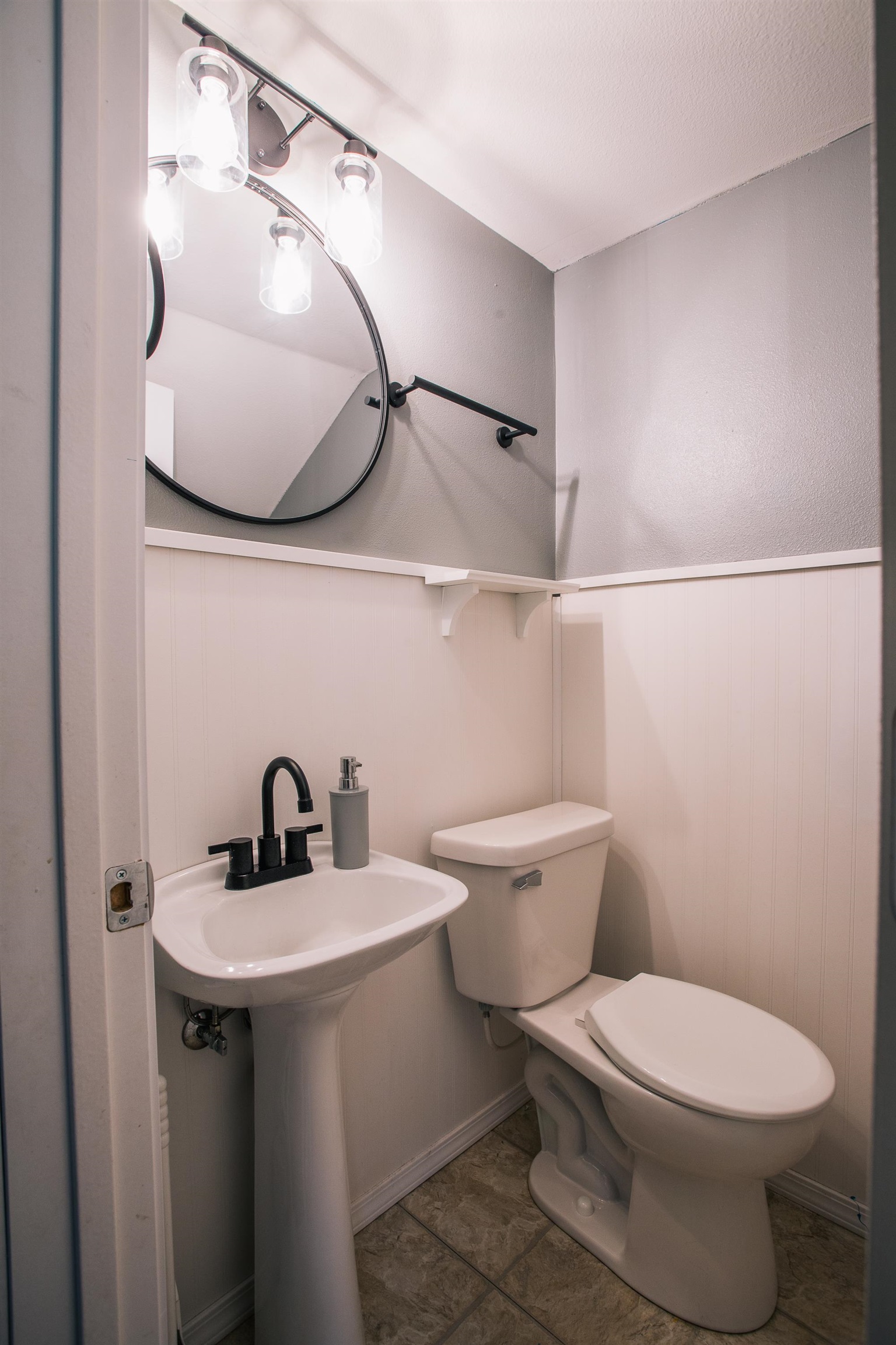 907 S Vine Avenue Property Photo 24