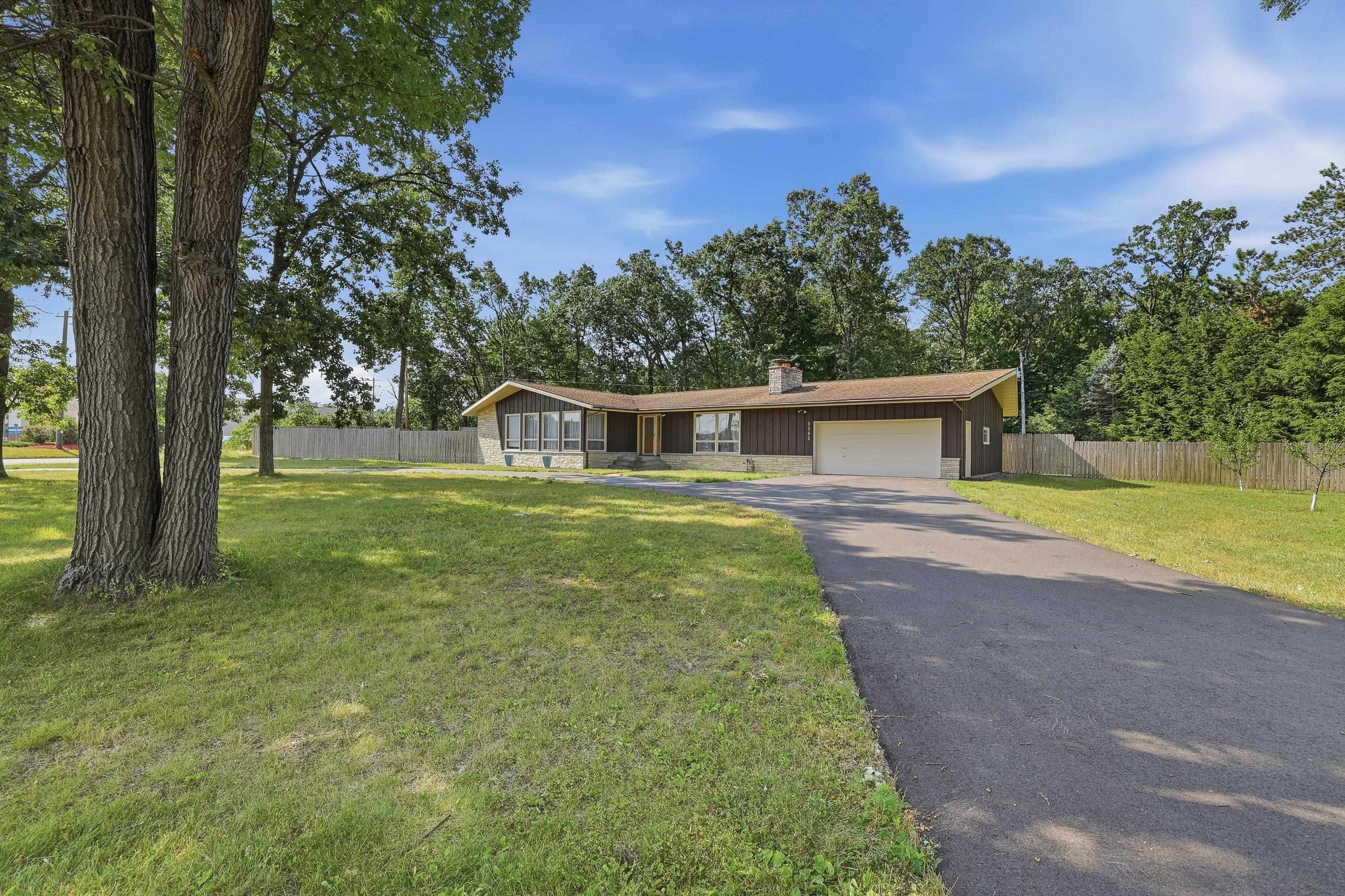 5595 Ellis Street Property Photo 2