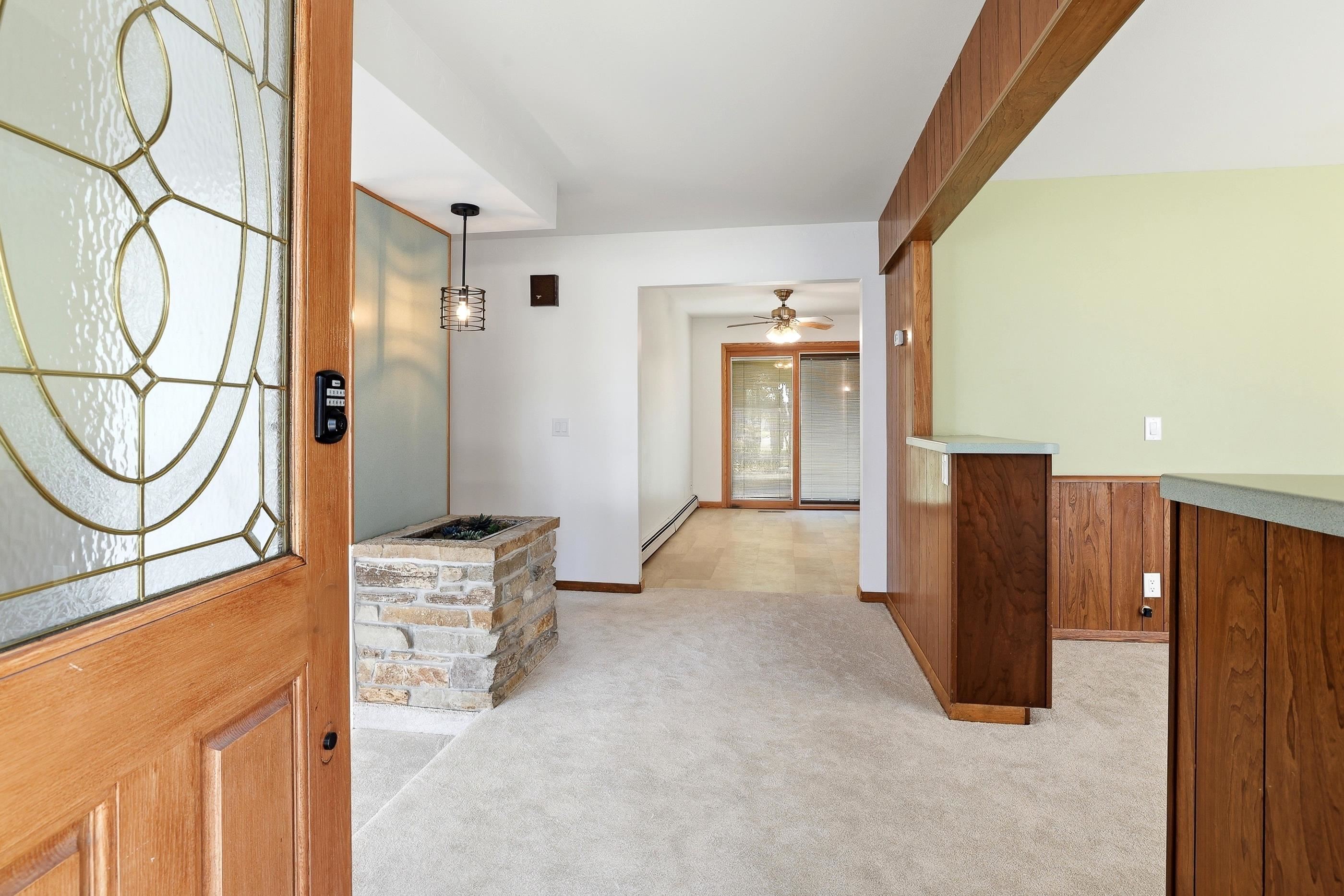 5595 Ellis Street Property Photo 6