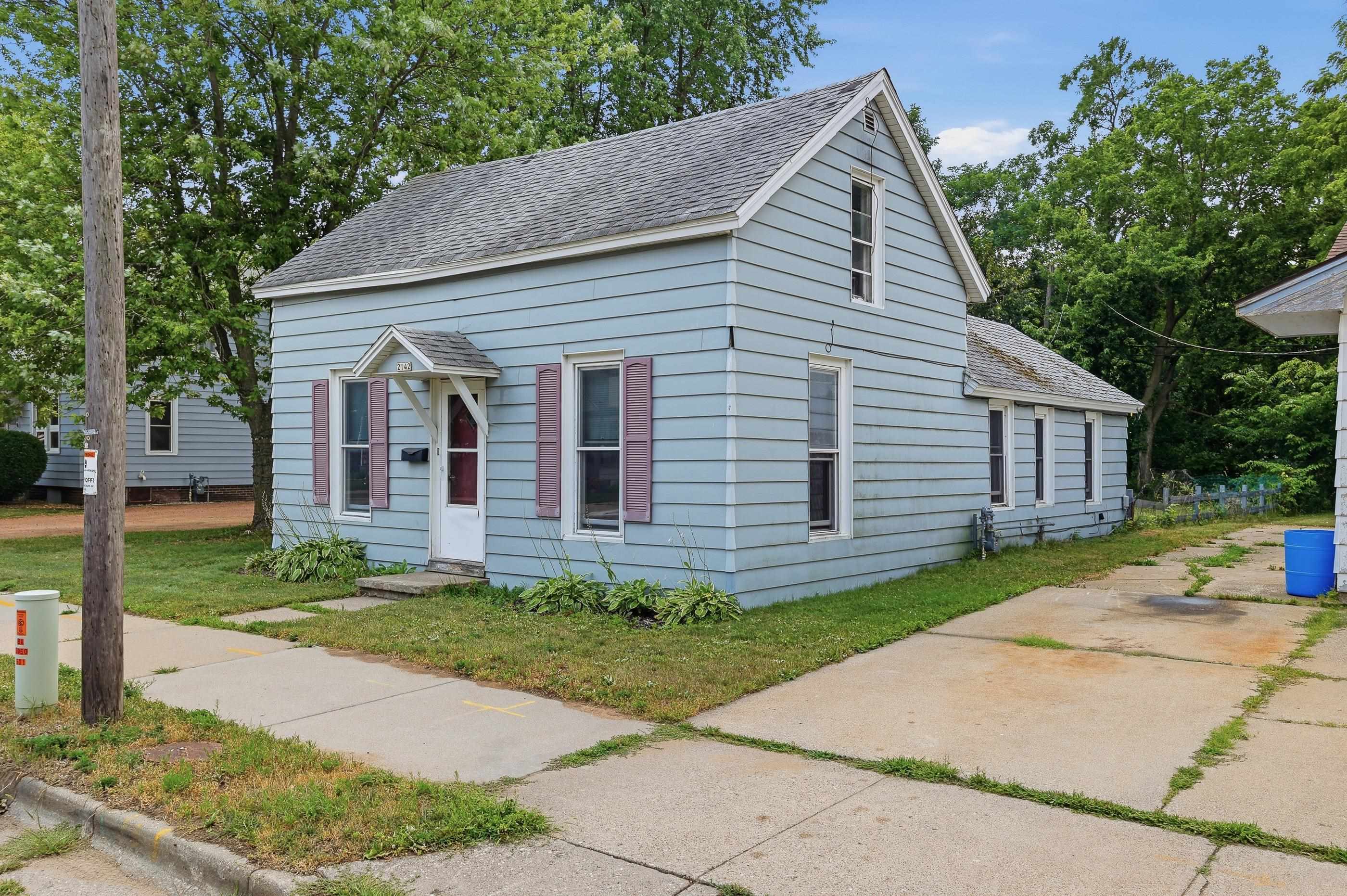 2142 Strongs Avenue Property Photo 3