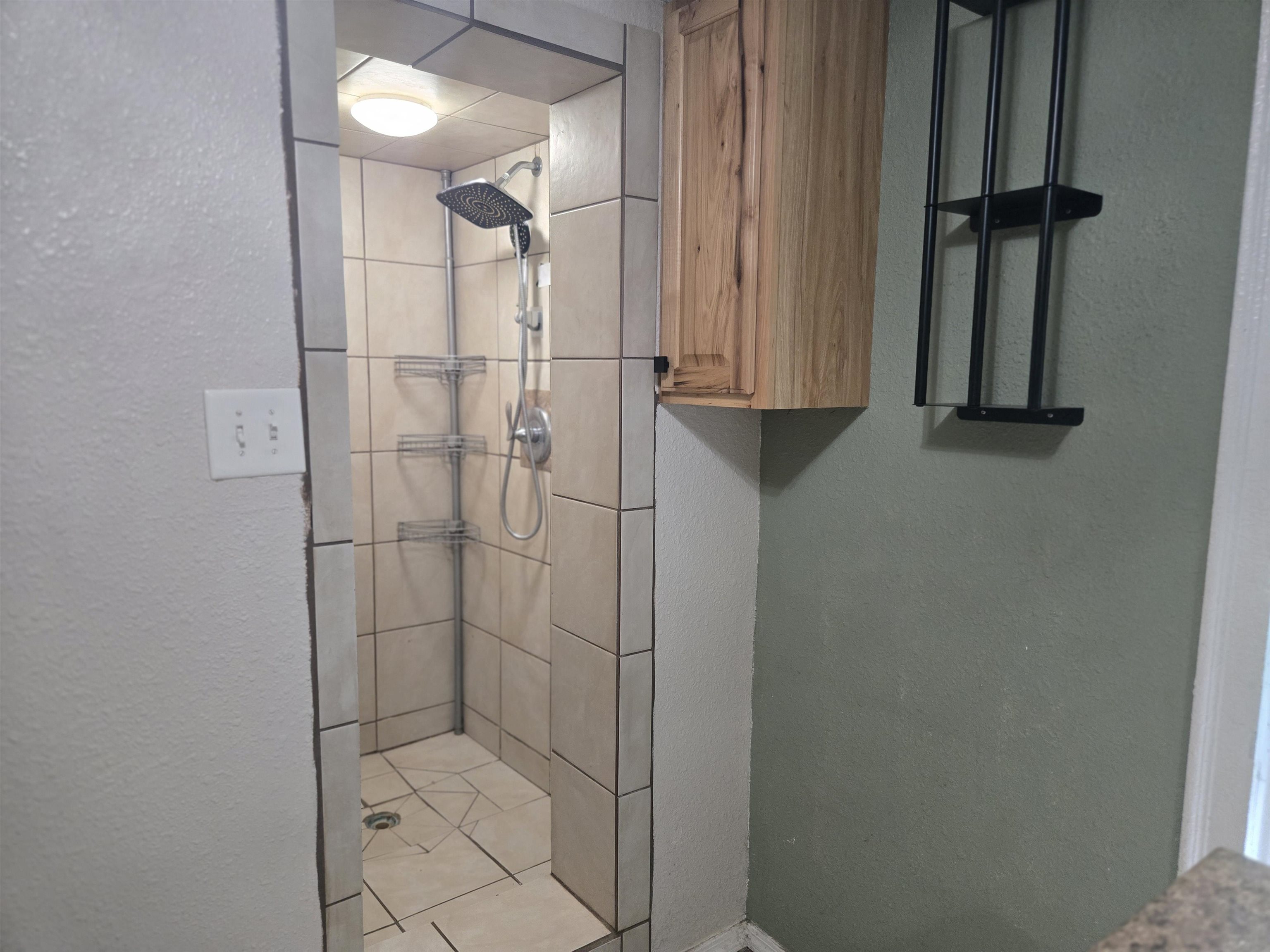 2142 Strongs Avenue Property Photo 14