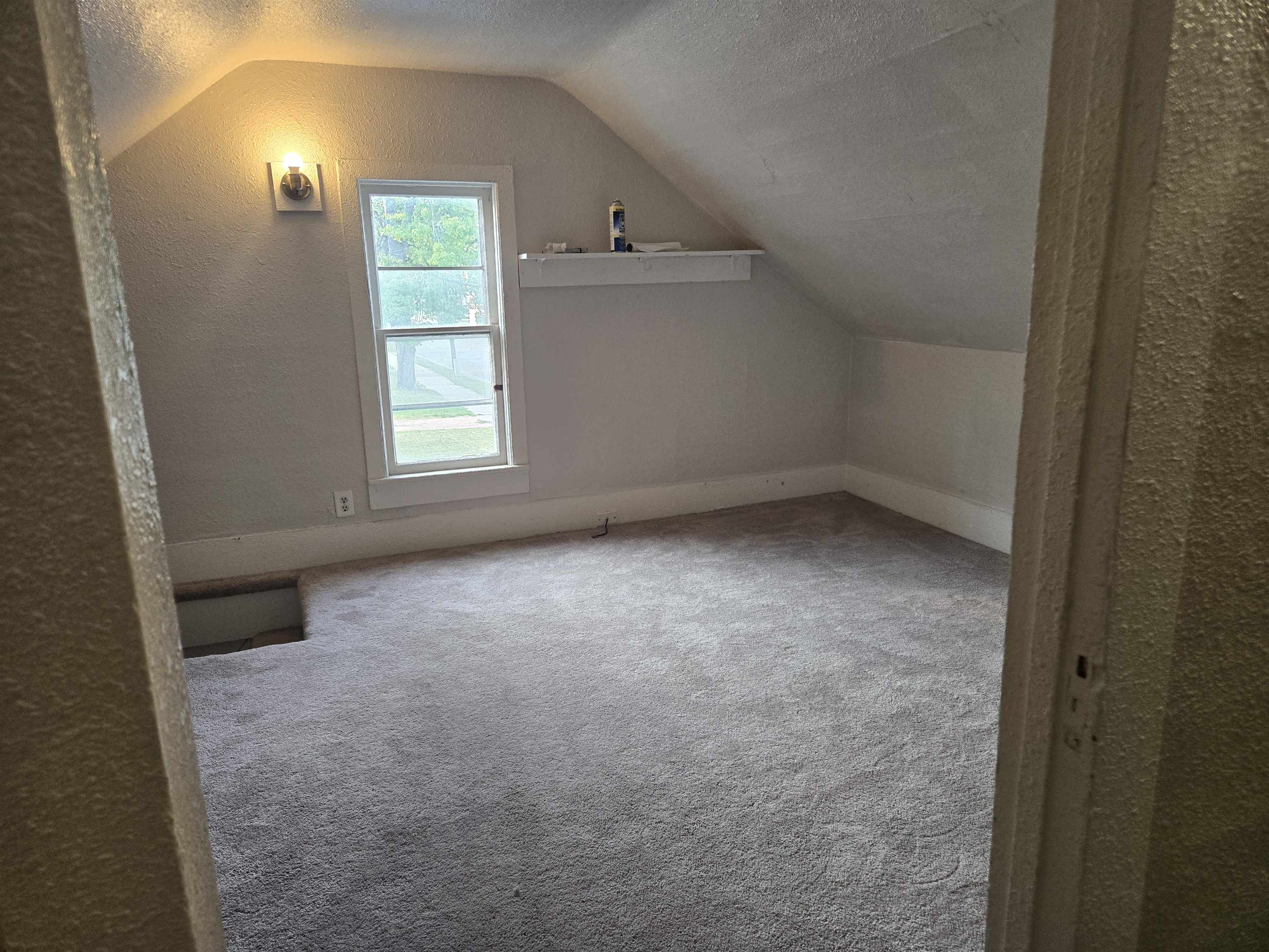 2142 Strongs Avenue Property Photo 18