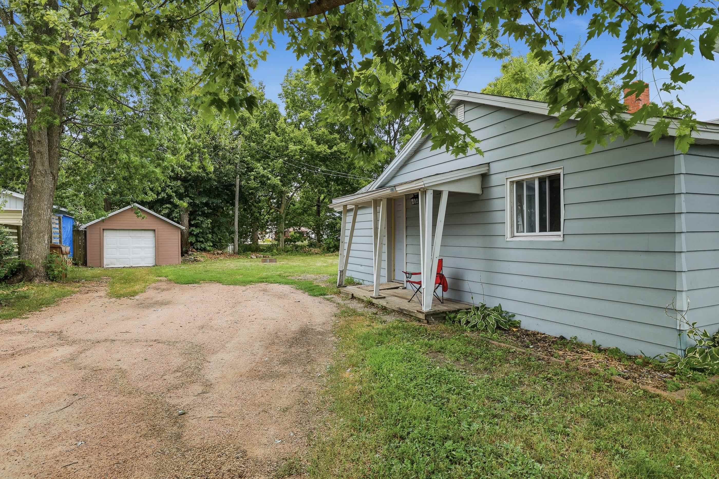 2142 Strongs Avenue Property Photo 19