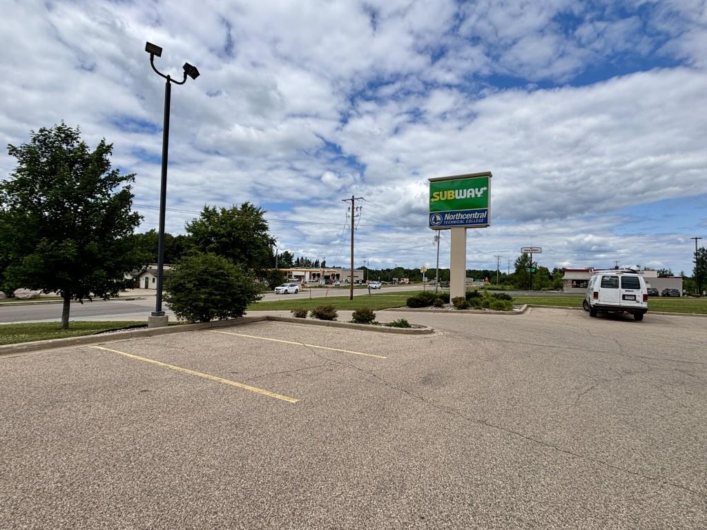 402 N Genesee Street Property Photo 30