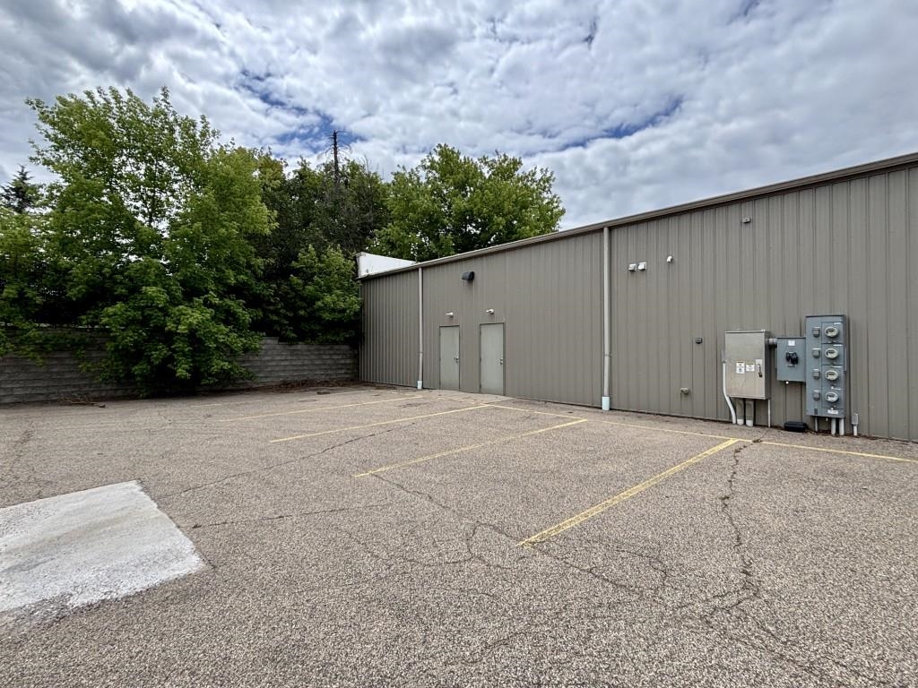 402 N Genesee Street Property Photo 31