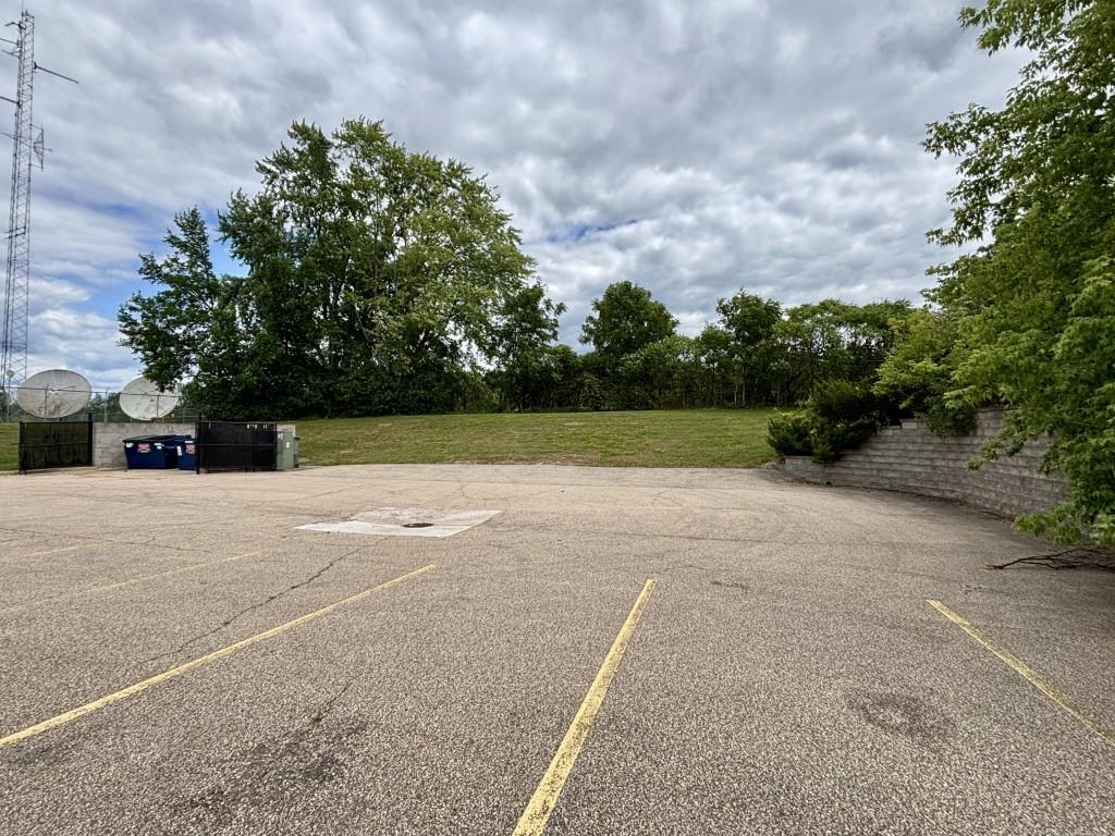 402 N Genesee Street Property Photo 32