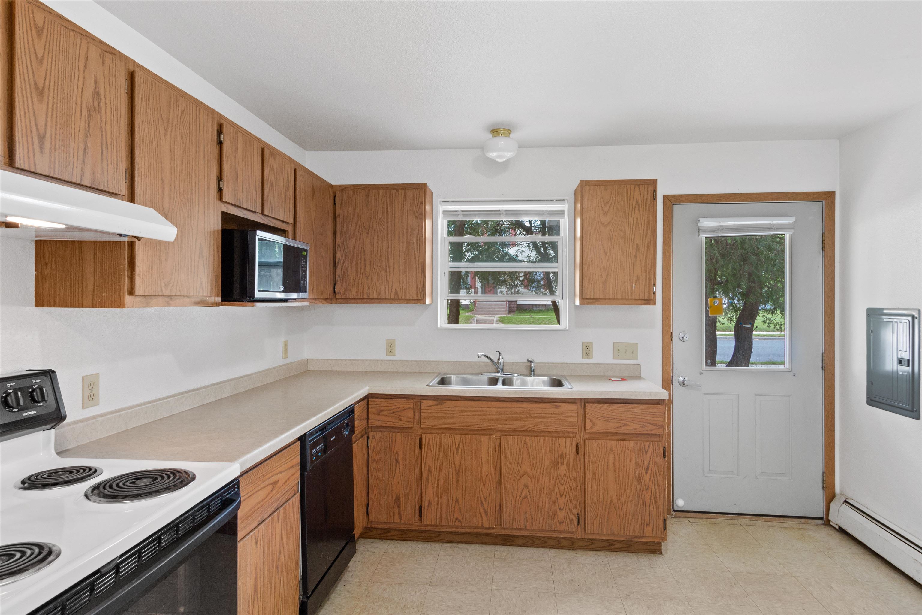 725 Prentice Street Property Photo 6