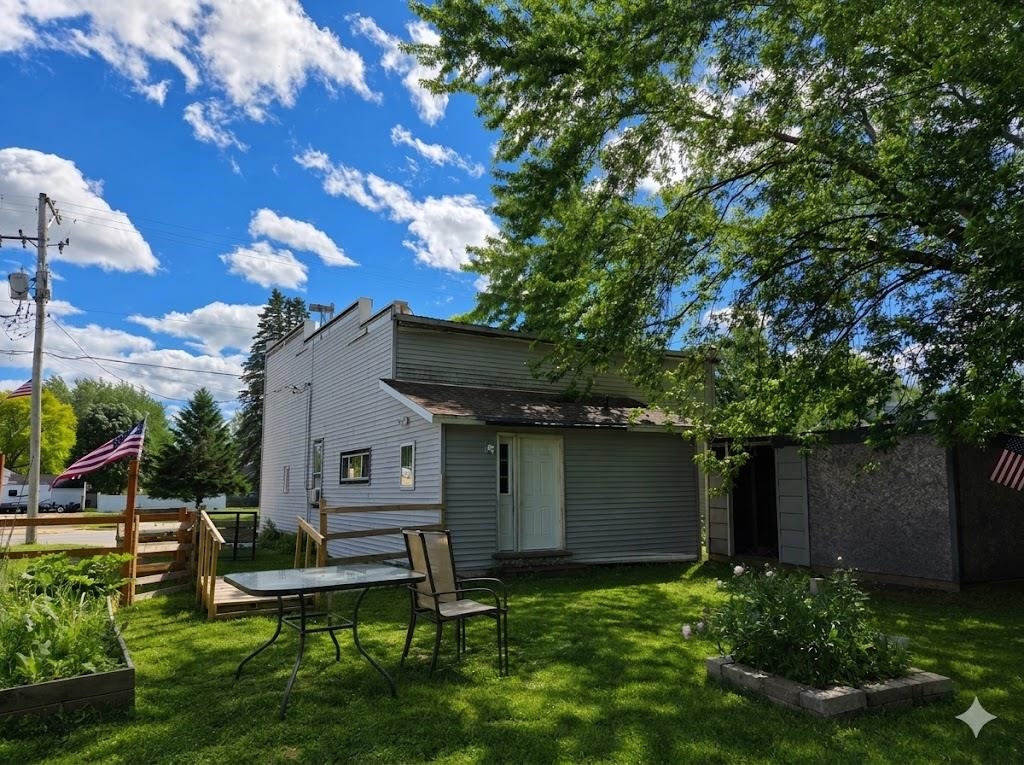220 Clark Street Property Photo 2