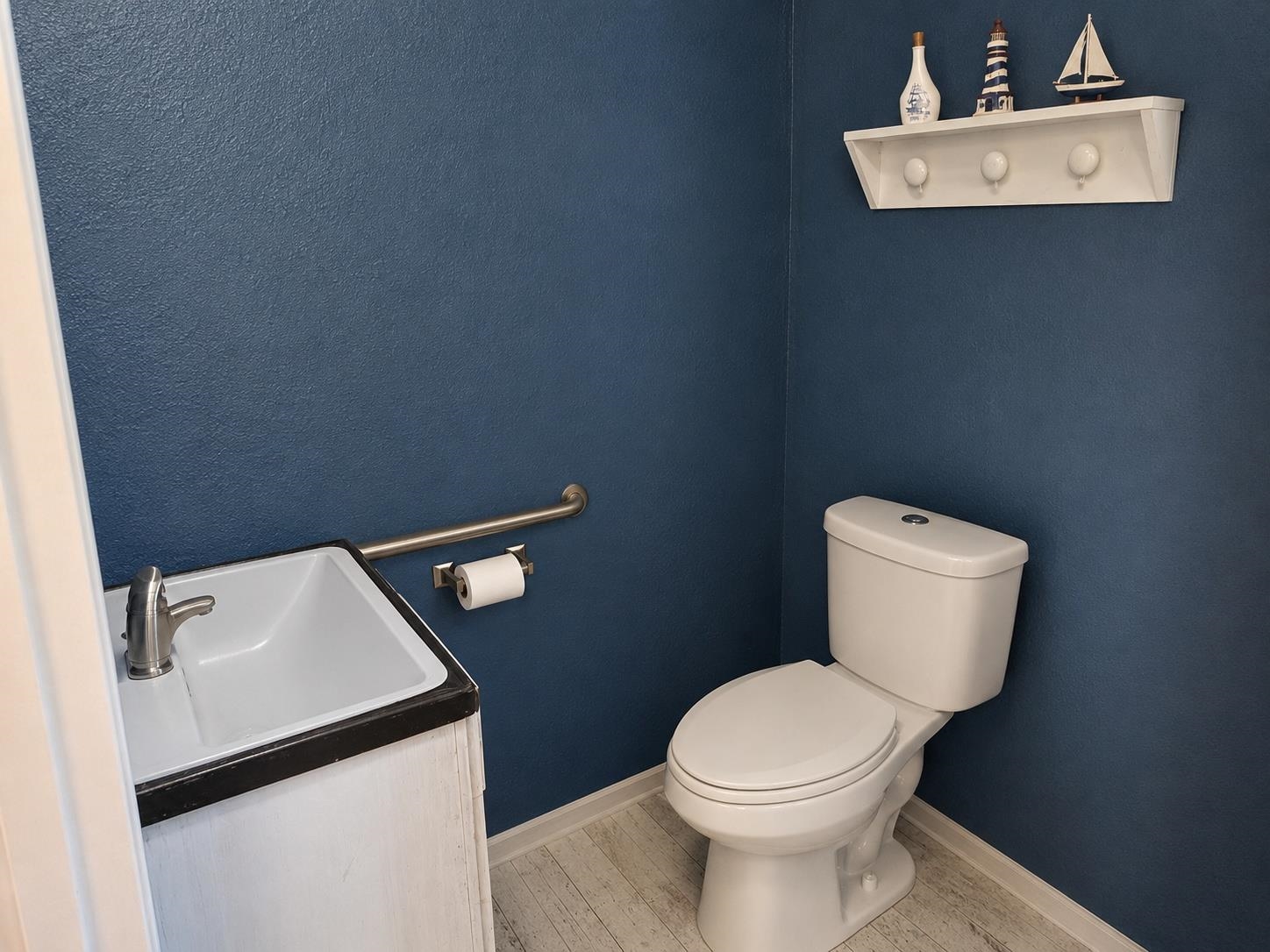 220 Clark Street Property Photo 4