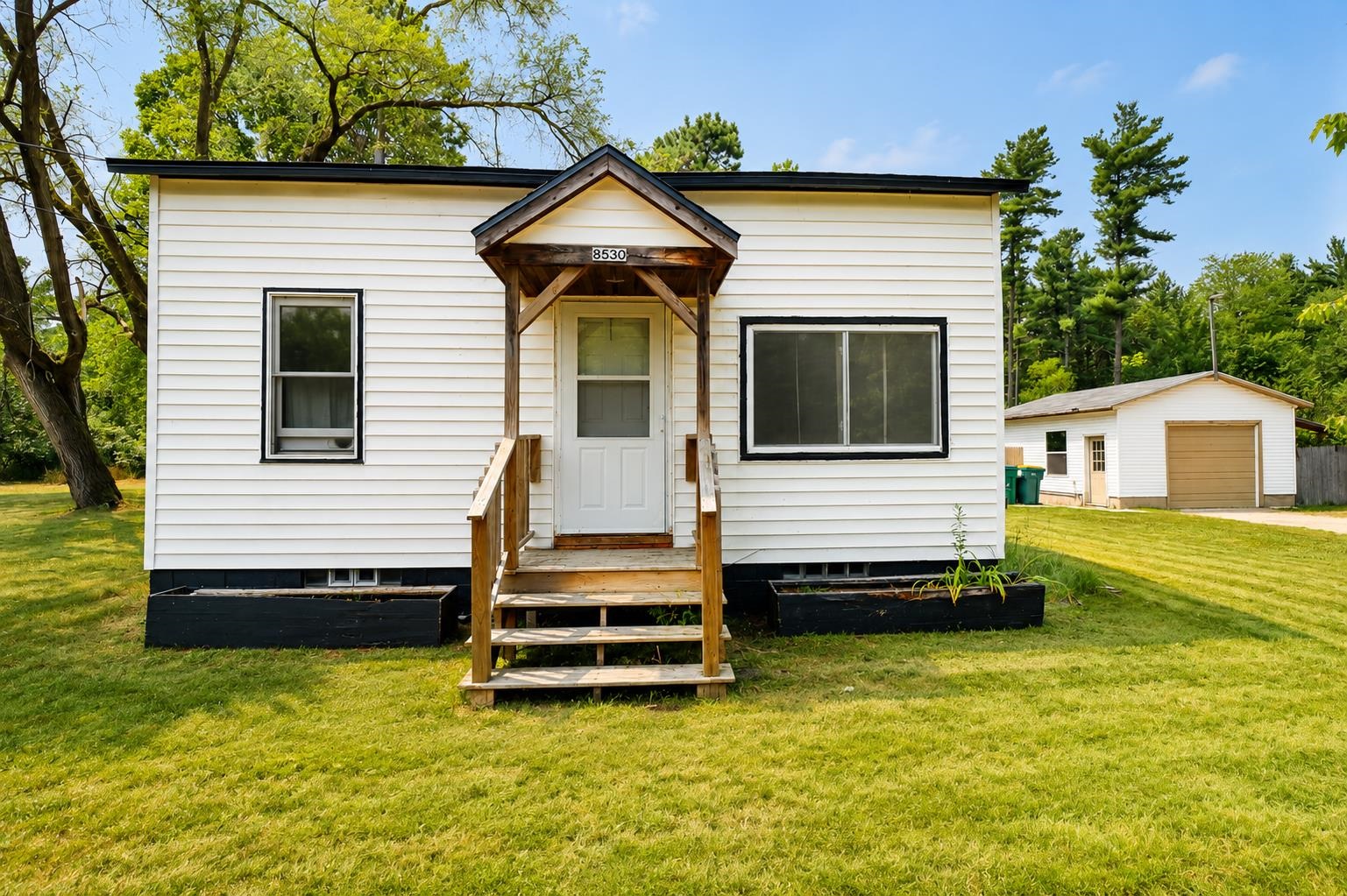 8530 County Road Z Property Photo 2