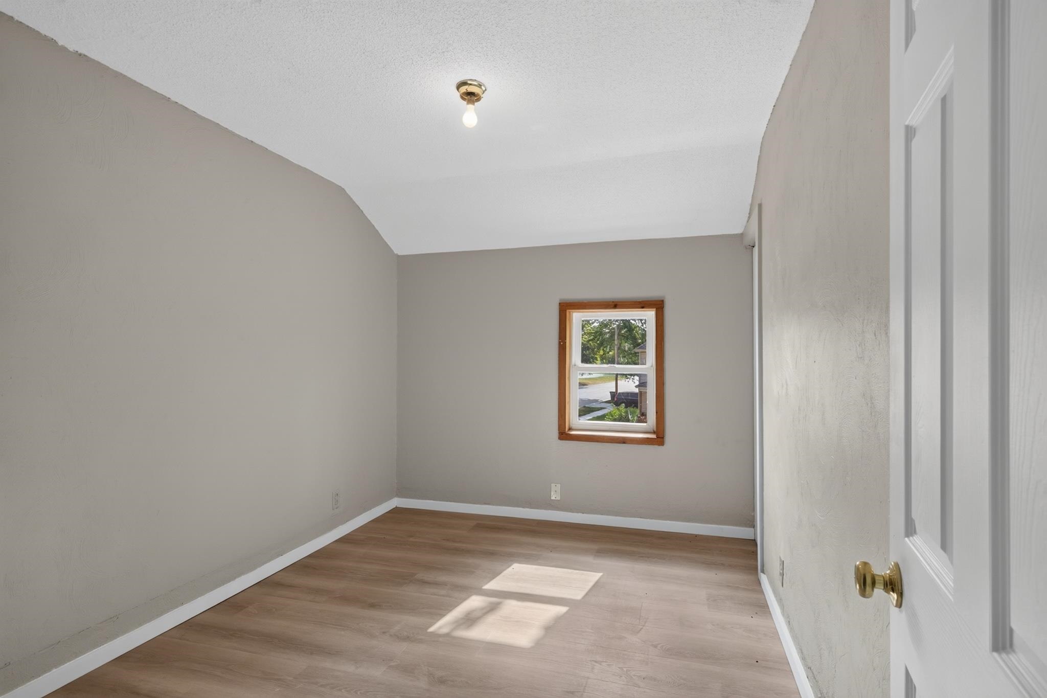 551 8th Avenue North Property Photo 24