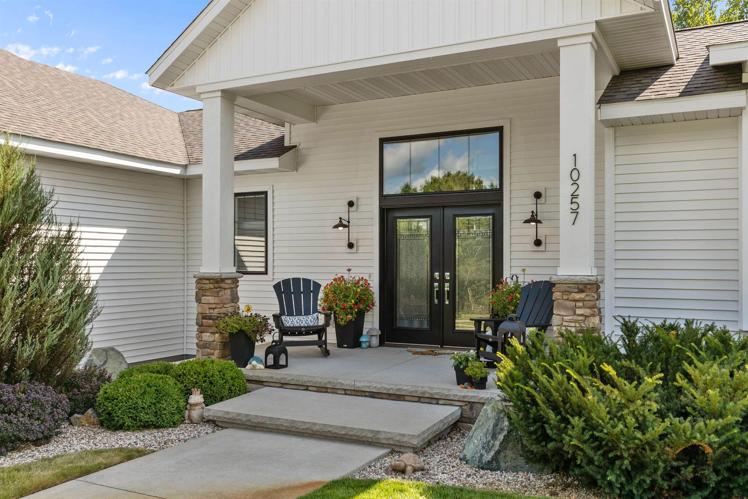 10257 Yellow Brick Road Property Photo 7