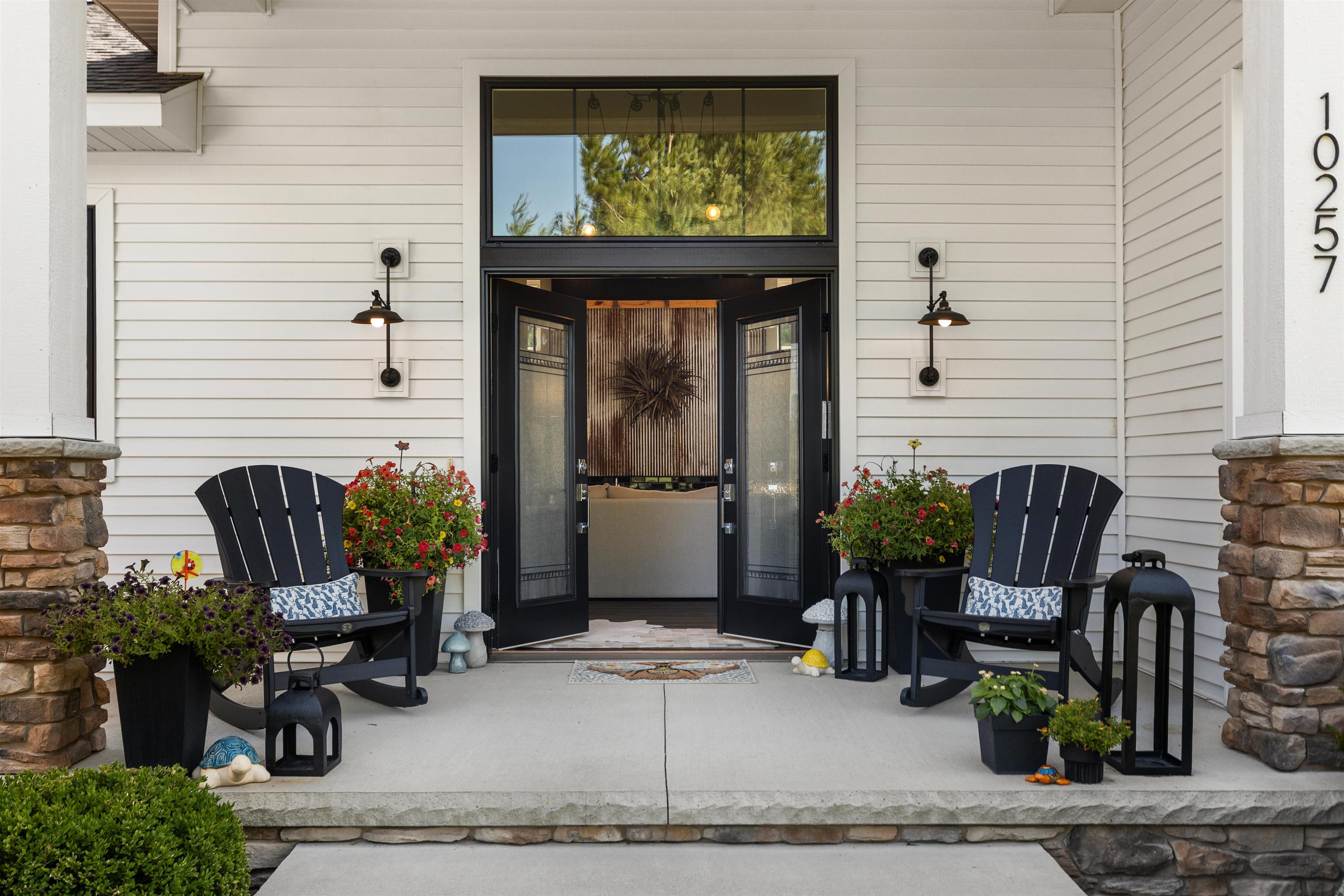 10257 Yellow Brick Road Property Photo 8