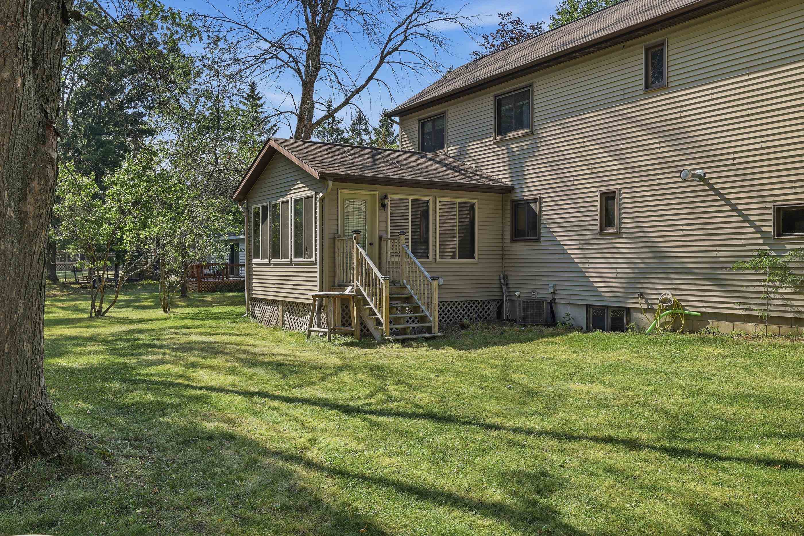 1007 W 3rd Street Property Photo 43