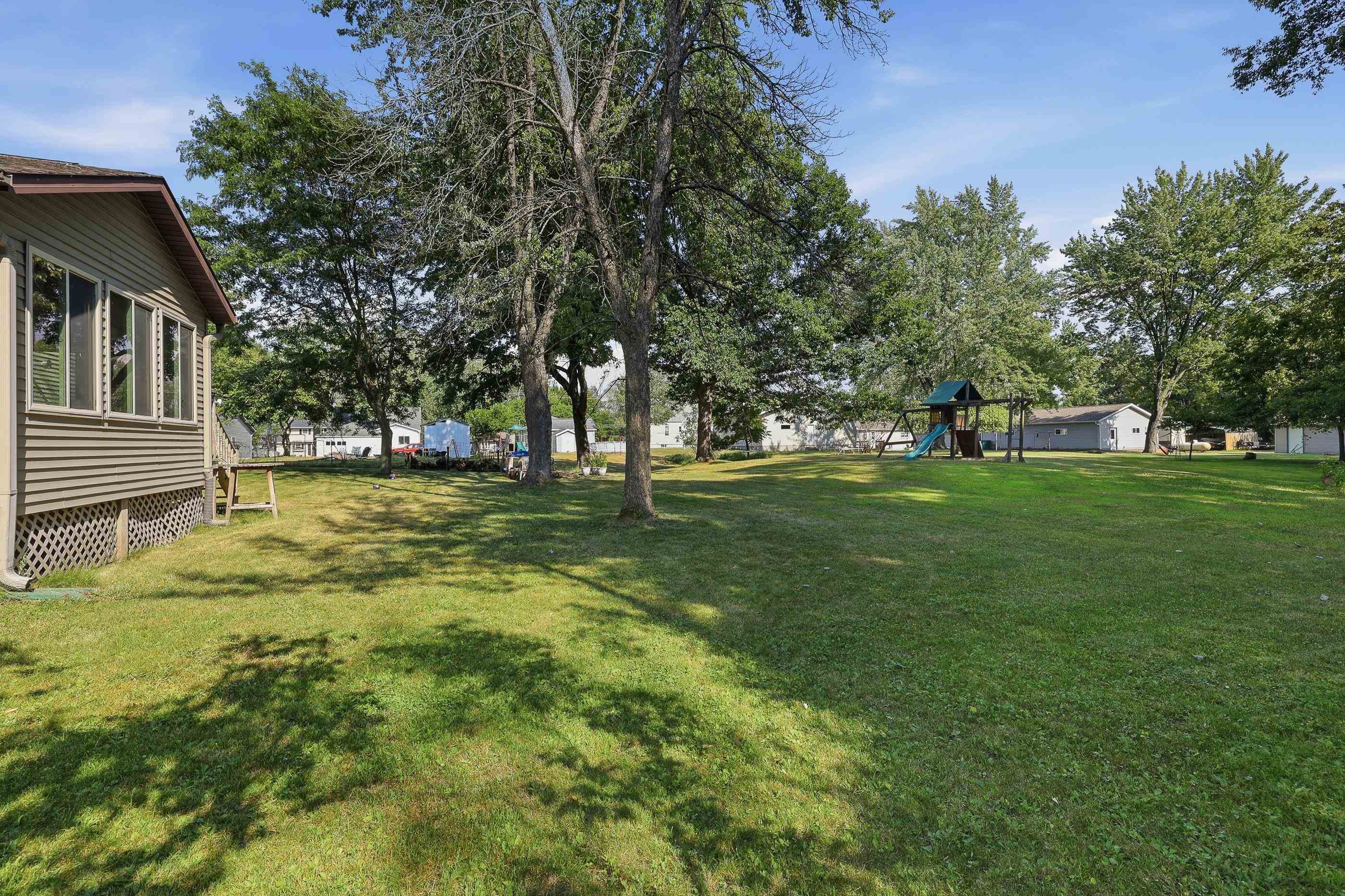 1007 W 3rd Street Property Photo 44