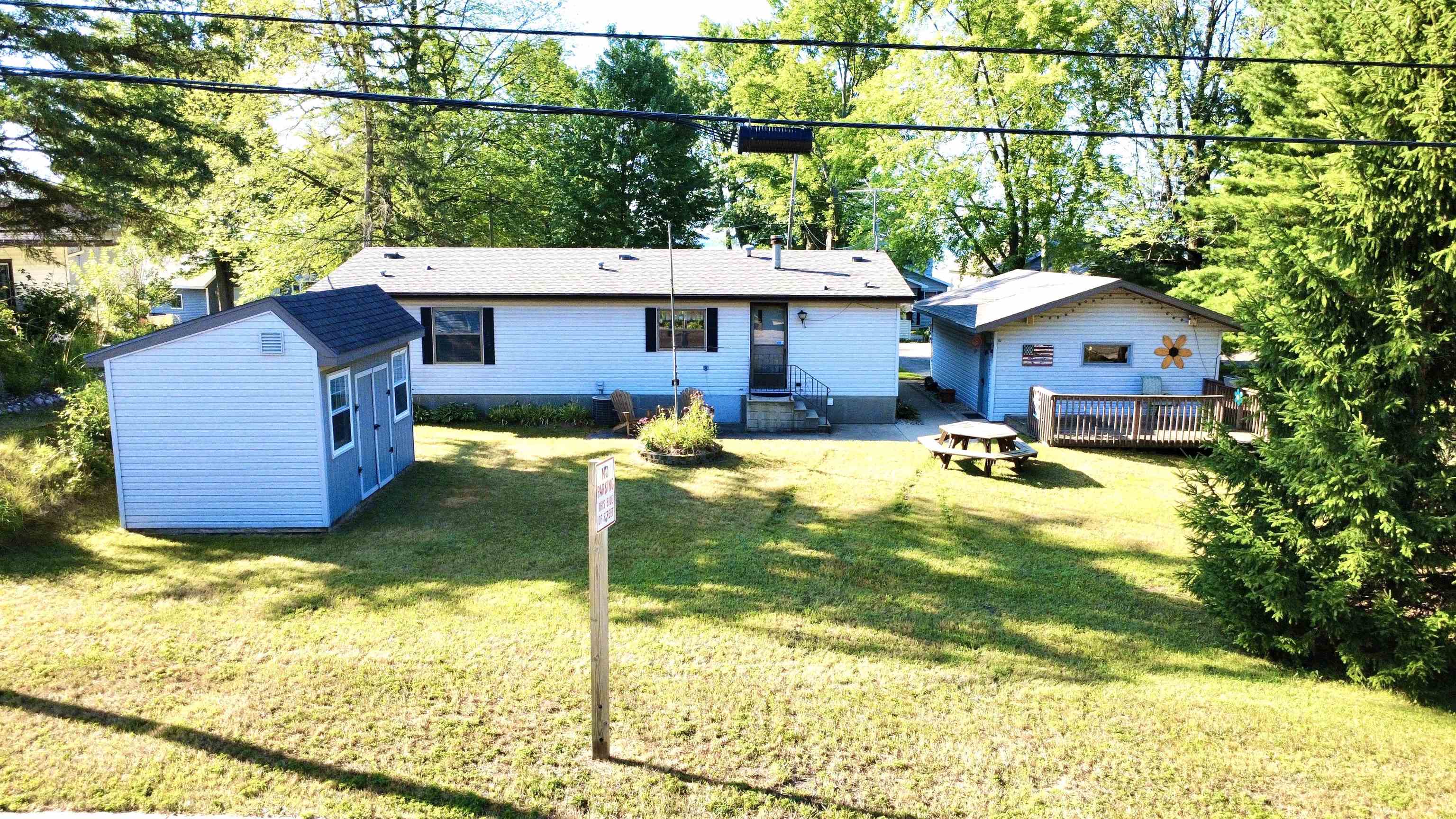 W6028 N Bay Circle Property Photo 2