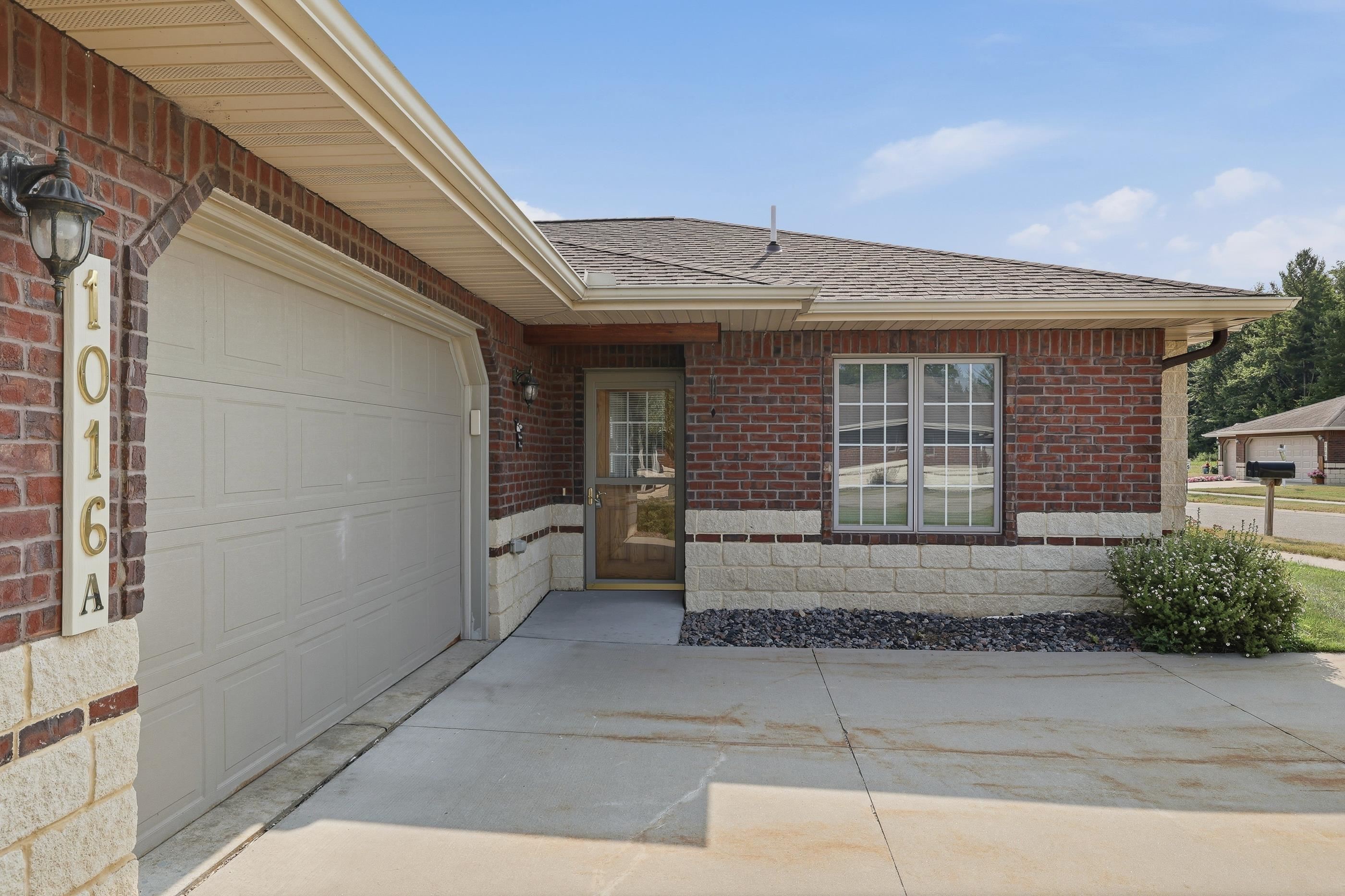 1016 Jasmine Lane Property Photo 6