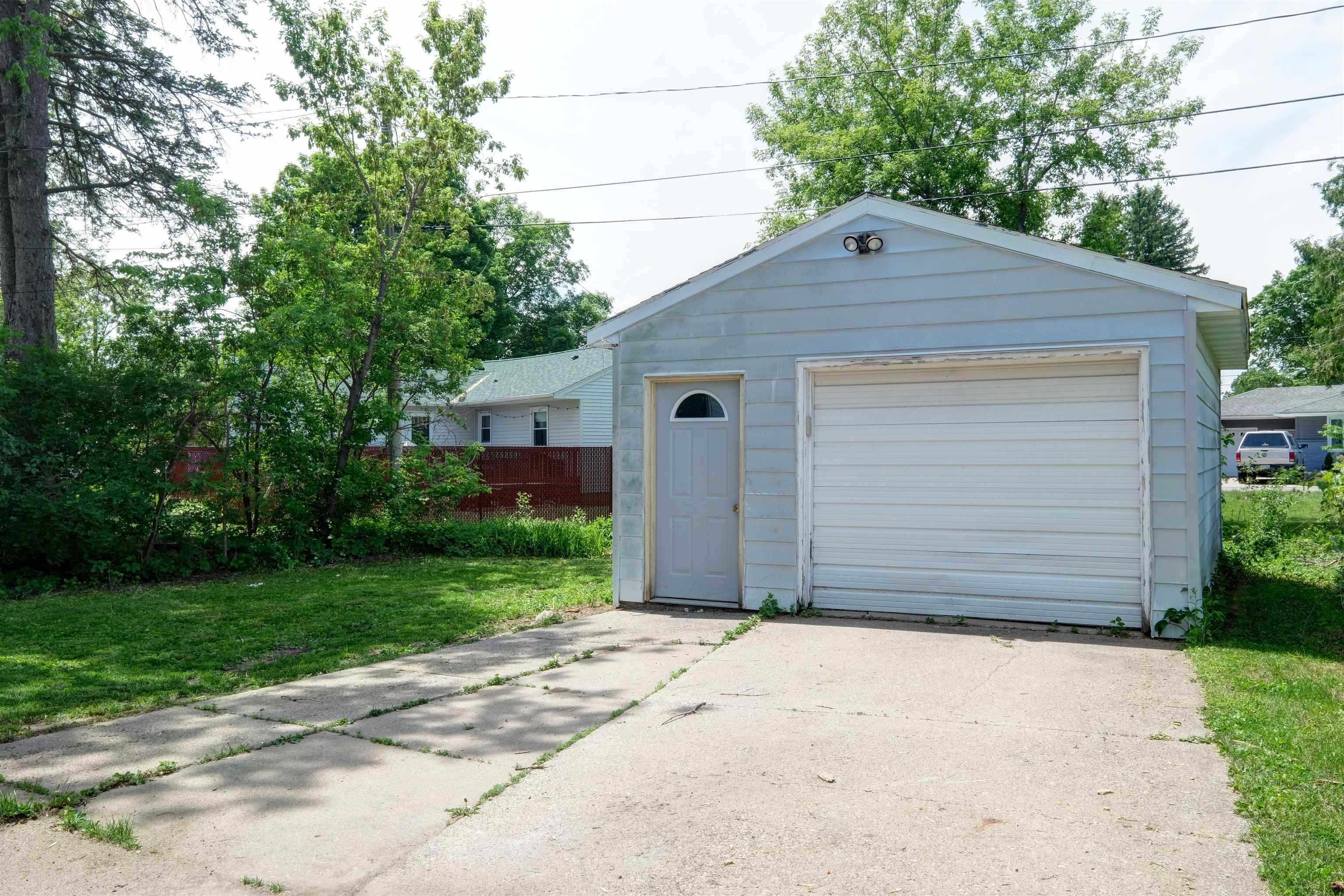 1914 Emerson Street Property Photo 21