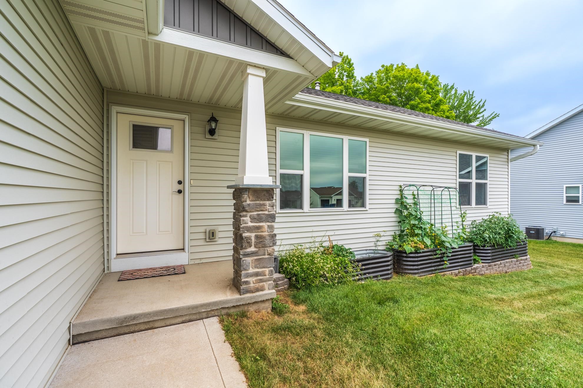 8705 Hinner Springs Drive Property Photo 4