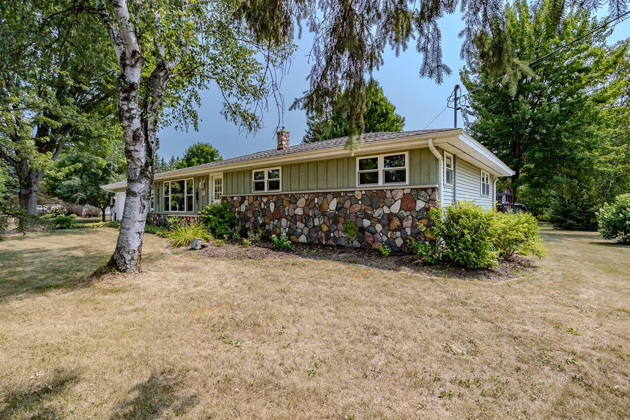 7611 Callon Avenue Property Photo 4