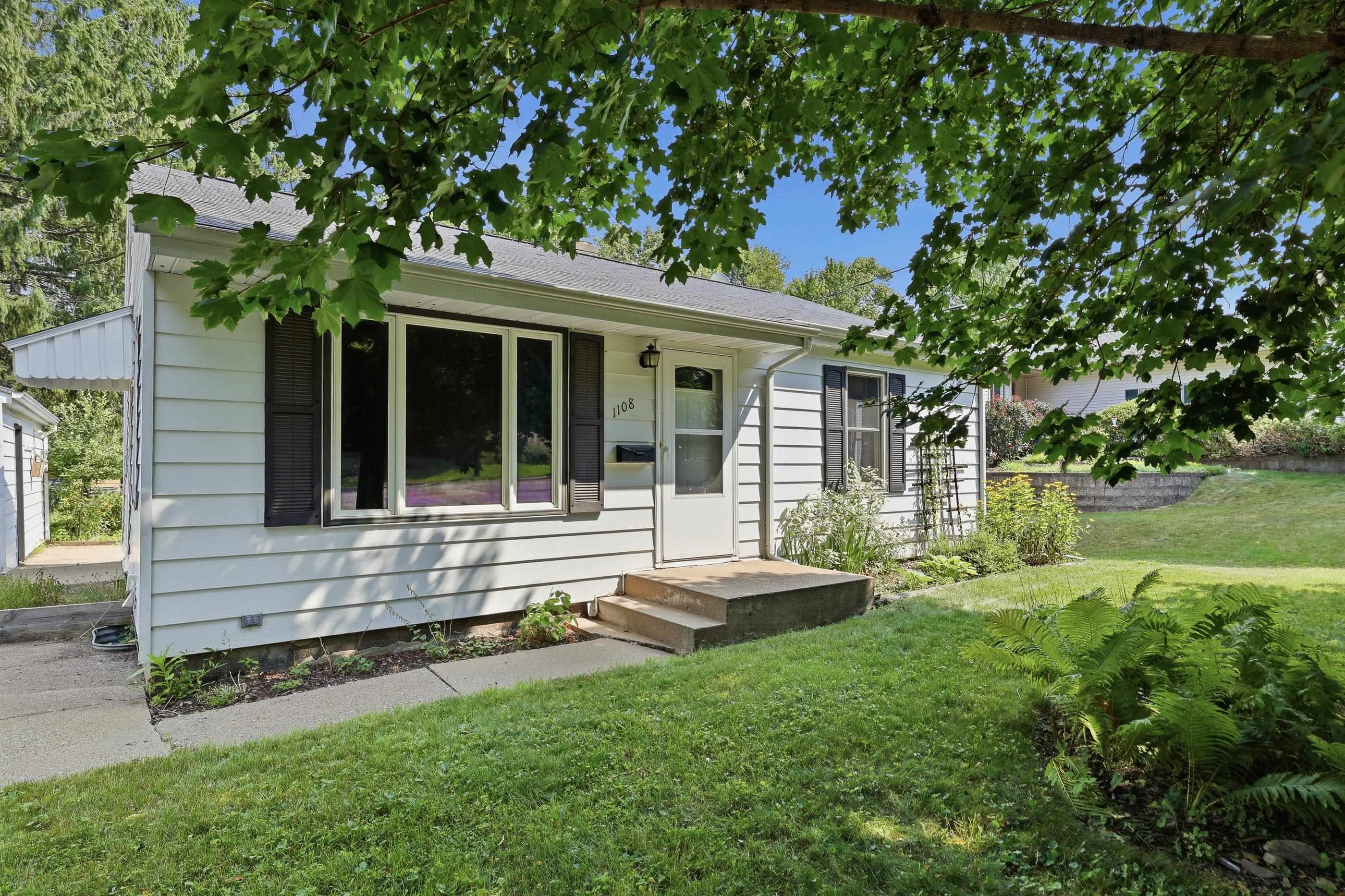 1108 Brown Street Property Photo 3