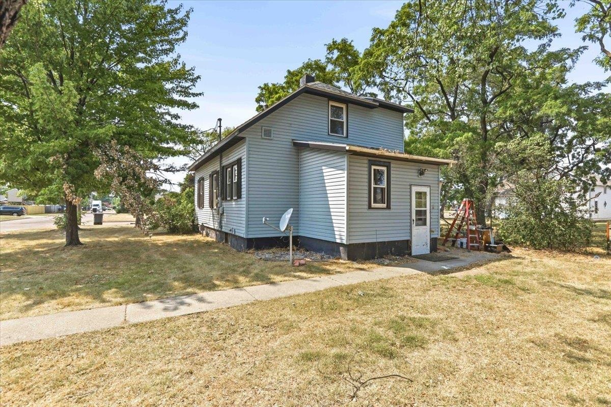 1641 S 6th Street Property Photo 2